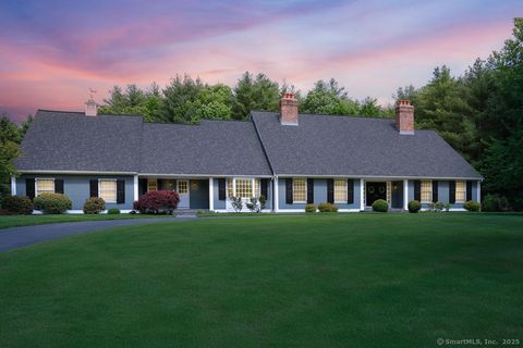 16 Oak Bluff Avon CT 06001