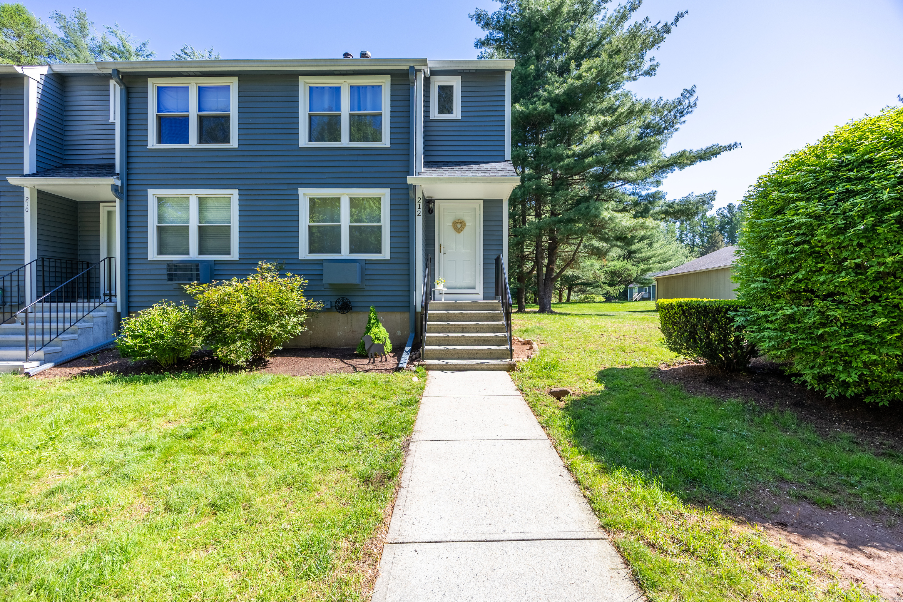 212 Greens Loop #212, Cheshire, Connecticut image 1