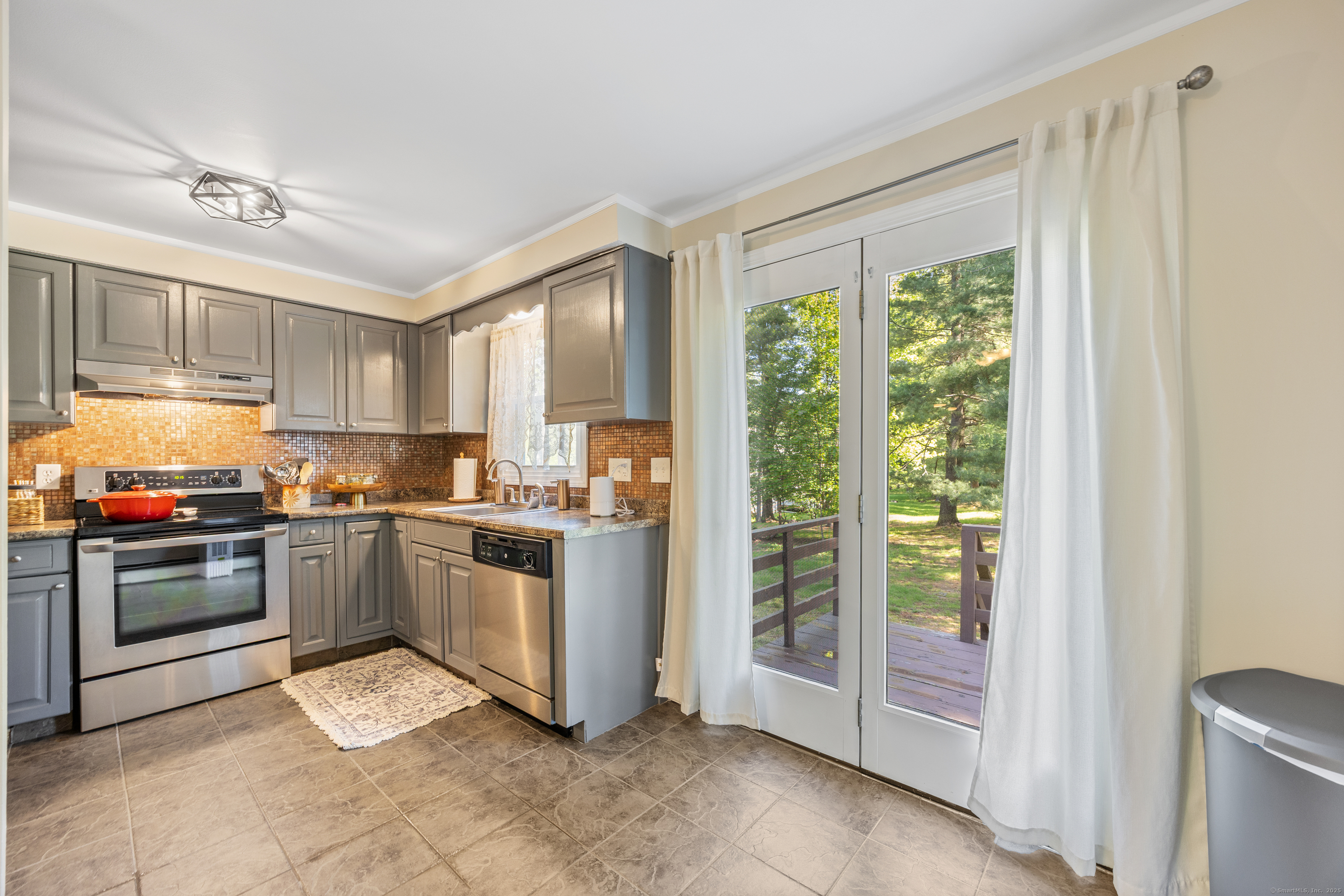 212 Greens Loop #212, Cheshire, Connecticut image 7