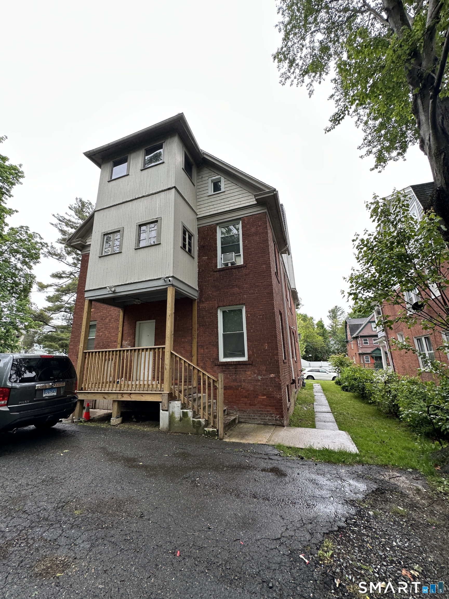 483 Edgewood Street