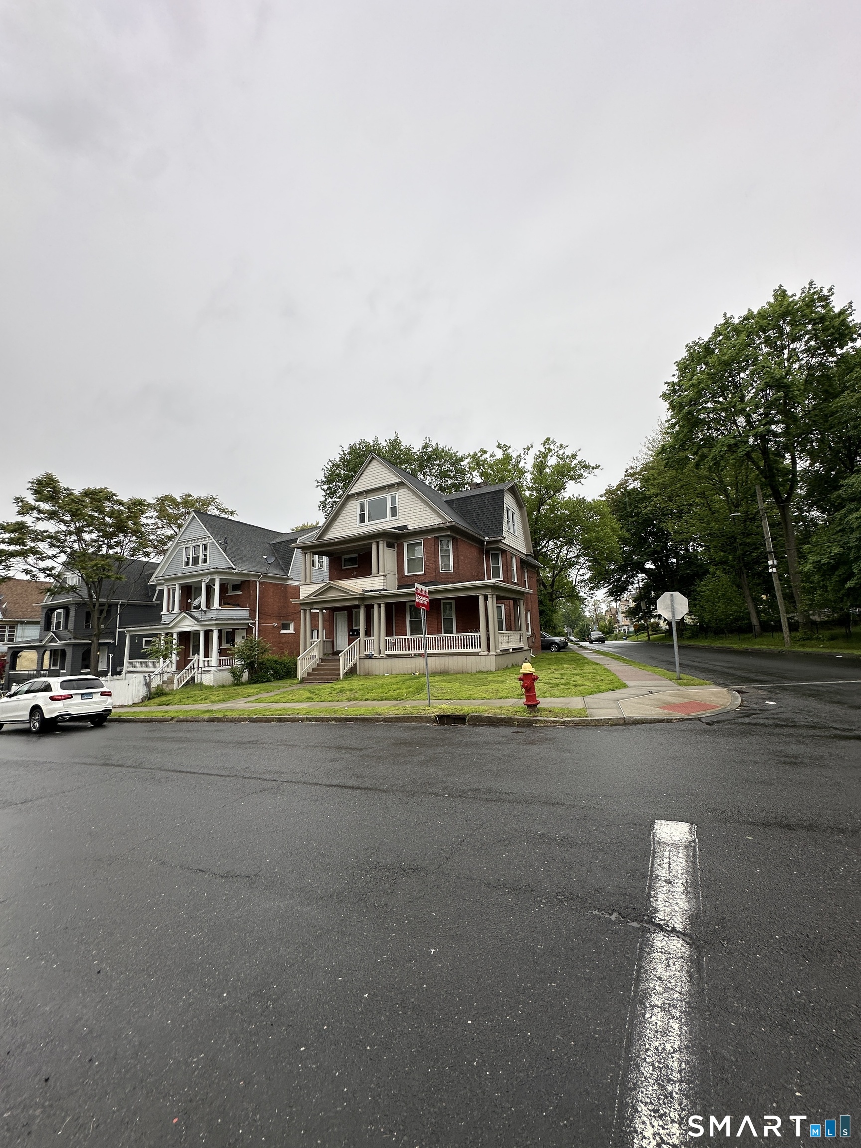 483 Edgewood Street
