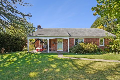 Photo of 11 Fairwood Farms Drive, West Hartford, CT 06107 (MLS # 24123720)