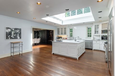 Tiny photo for 10 Sunny Ridge Road, Washington, CT 06793 (MLS # 24085383)