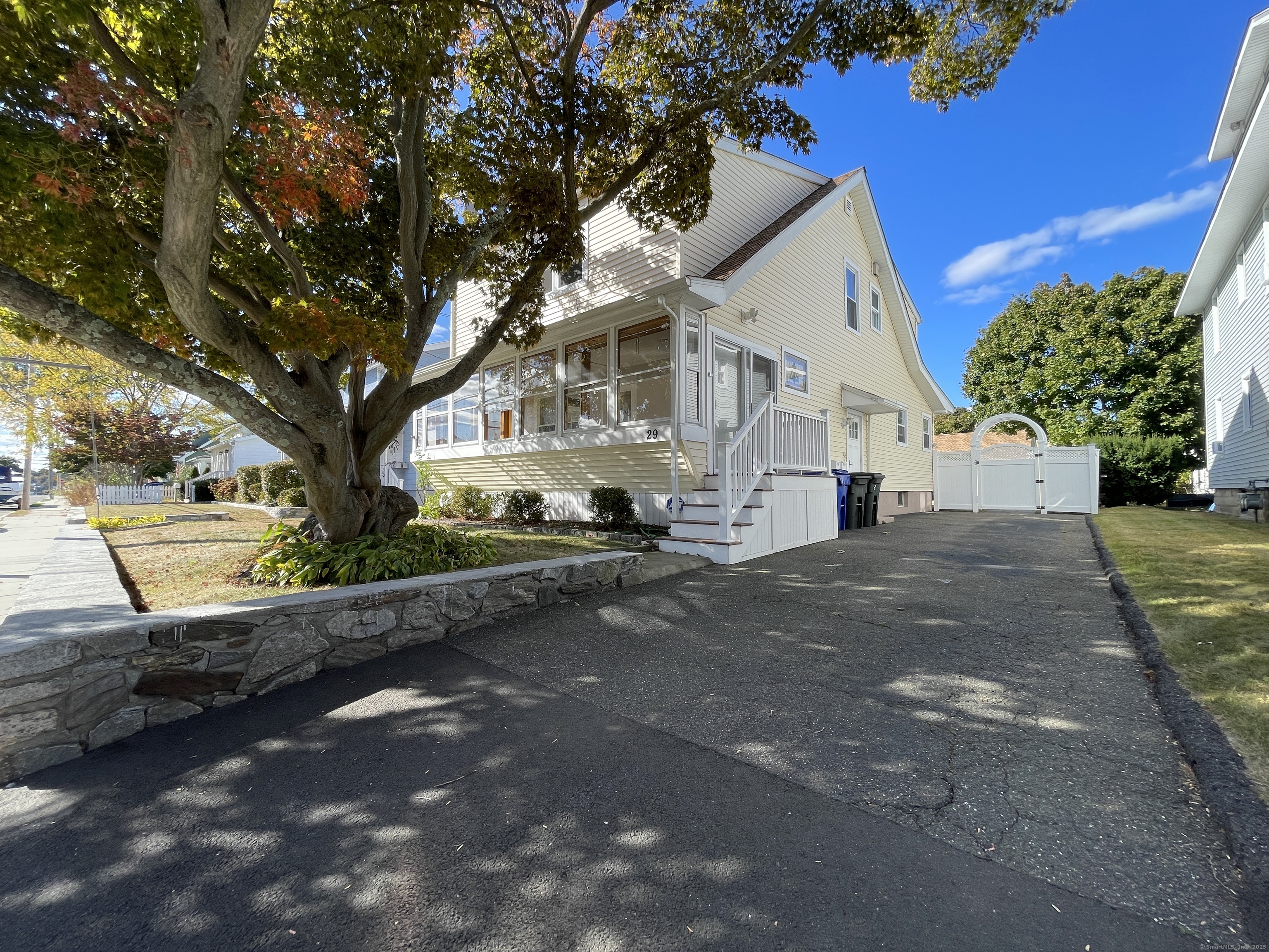Fifth Street, Norwalk, Connecticut - 4 Bedrooms  
3 Bathrooms  
8 Rooms - 