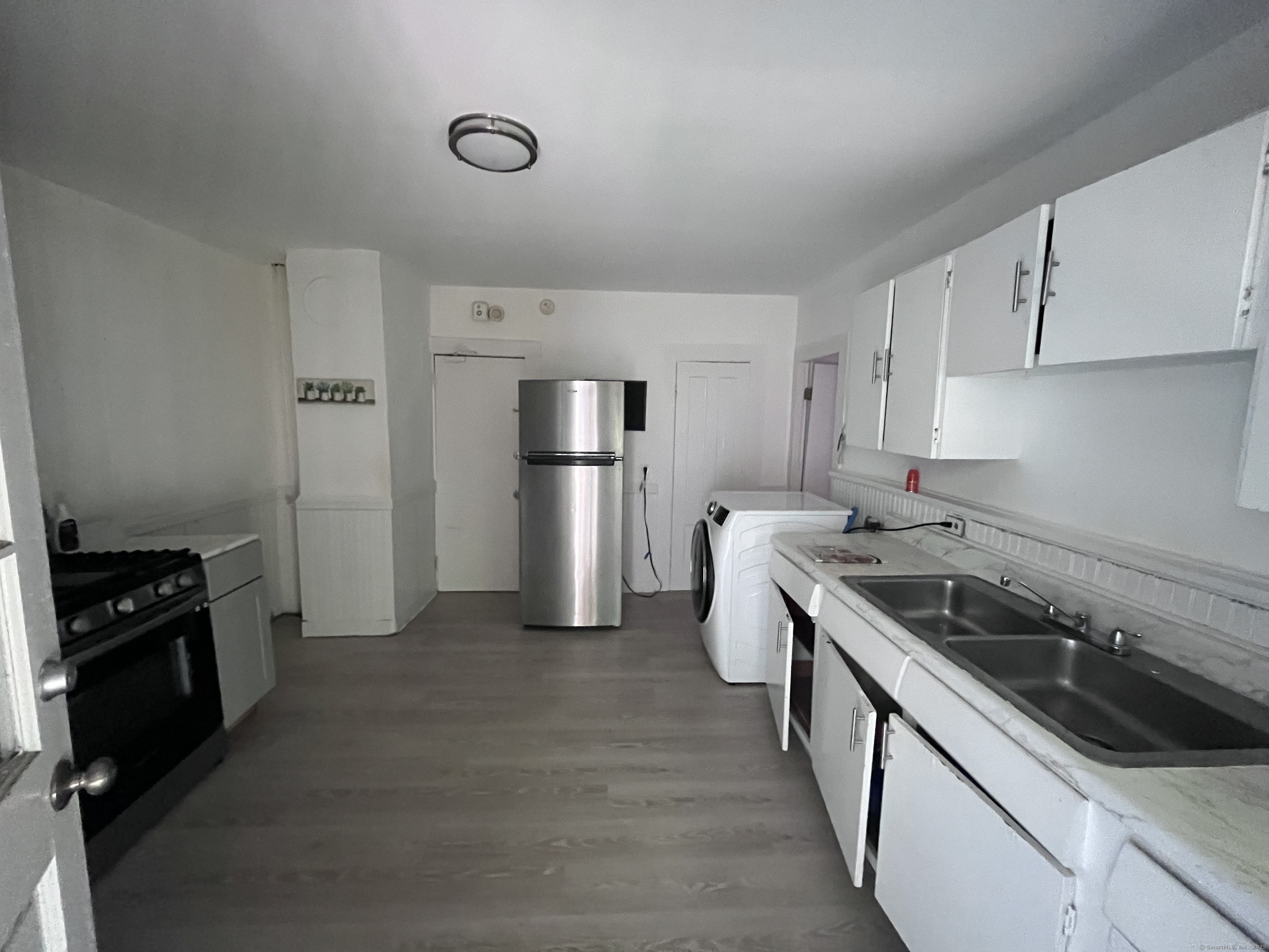 New Britain, Connecticut 06051, United States, 2 Bedrooms Bedrooms, ,1 BathroomBathrooms,Residential,Active,170880