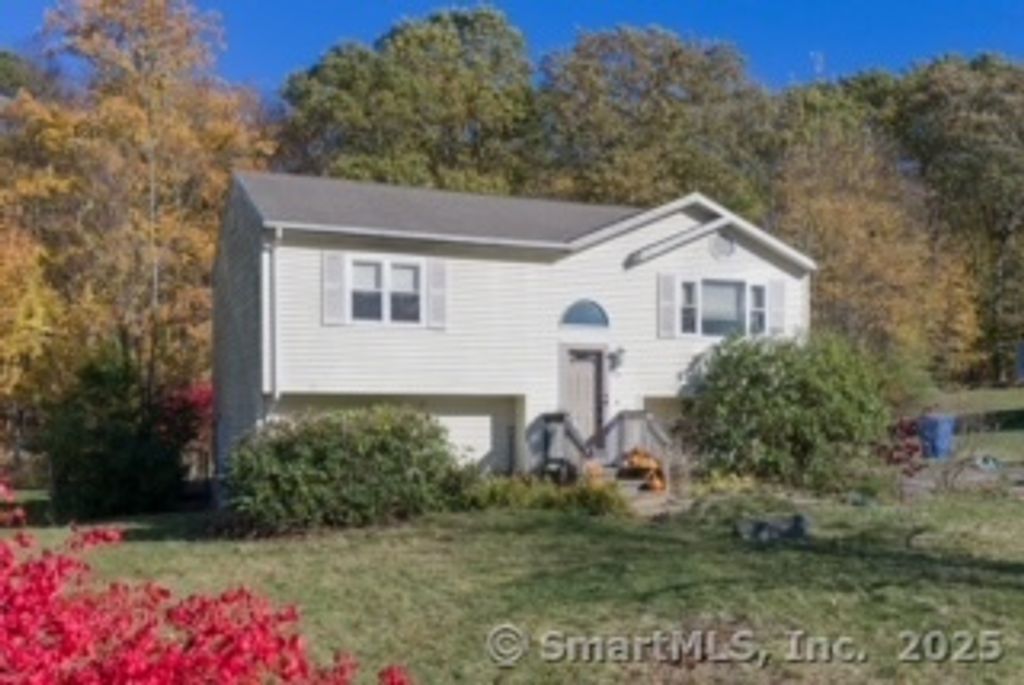 Photo of 79 Cottonwood Lane, Montville, CT 06382 (MLS # 24129967)