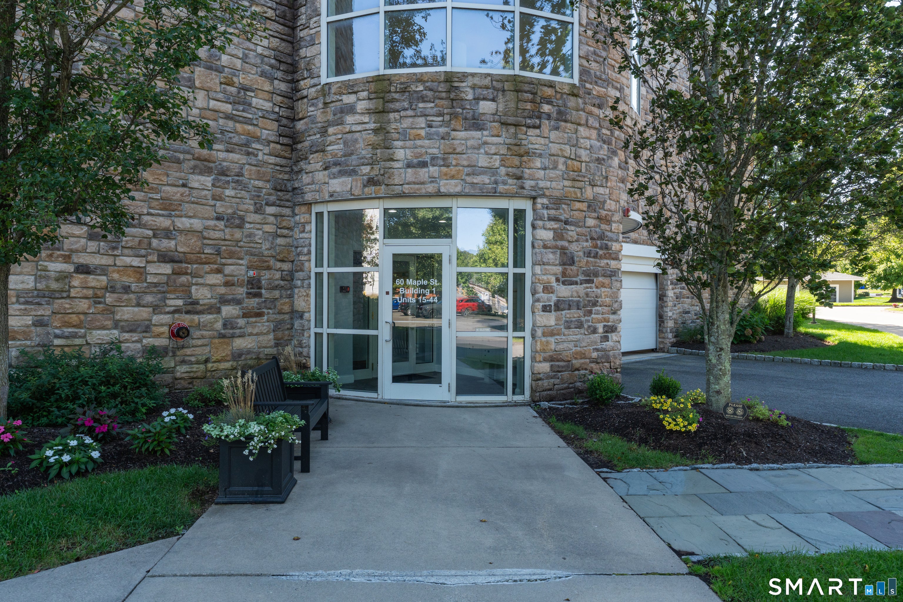 60 Maple Street 22