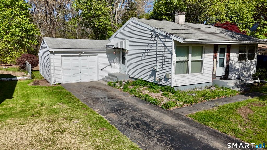 Photo of 118 Bradley Terrace, Derby, CT 06418 (MLS # 24170592)