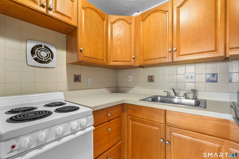 Tiny photo for 275 West Walk #275, West Haven, CT 06516 (MLS # 24202846)