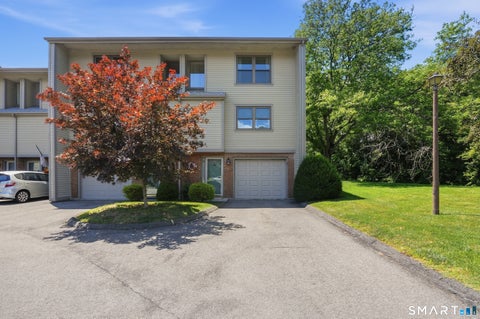 Condo For Sale - 38 Metacomet Drive #38<br/> New Haven County, Meriden, CT 06037