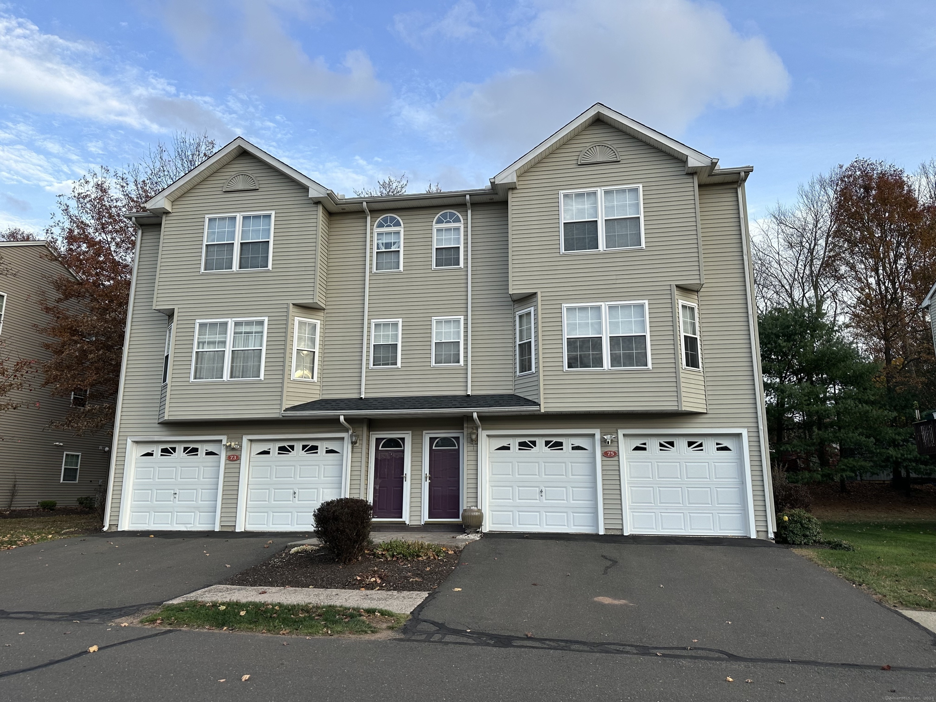 Rental Property at 75 Dannys Way 75, Wallingford, Connecticut - Bedrooms: 3 
Bathrooms: 3 
Rooms: 6  - $3,900 MO.