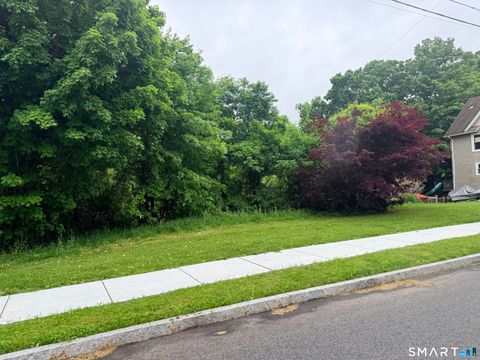 Photo of 32 Hubbard Street, Winchester, CT 06098 (MLS # 24179637)