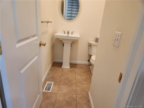 Tiny photo for 1 Oak Meadows Drive #1, Brookfield, CT 06804 (MLS # 24163311)