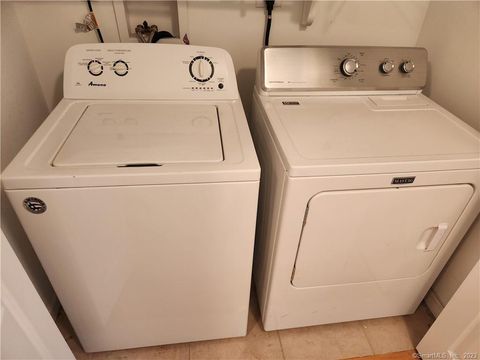 Tiny photo for 1 Oak Meadows Drive #1, Brookfield, CT 06804 (MLS # 24163311)