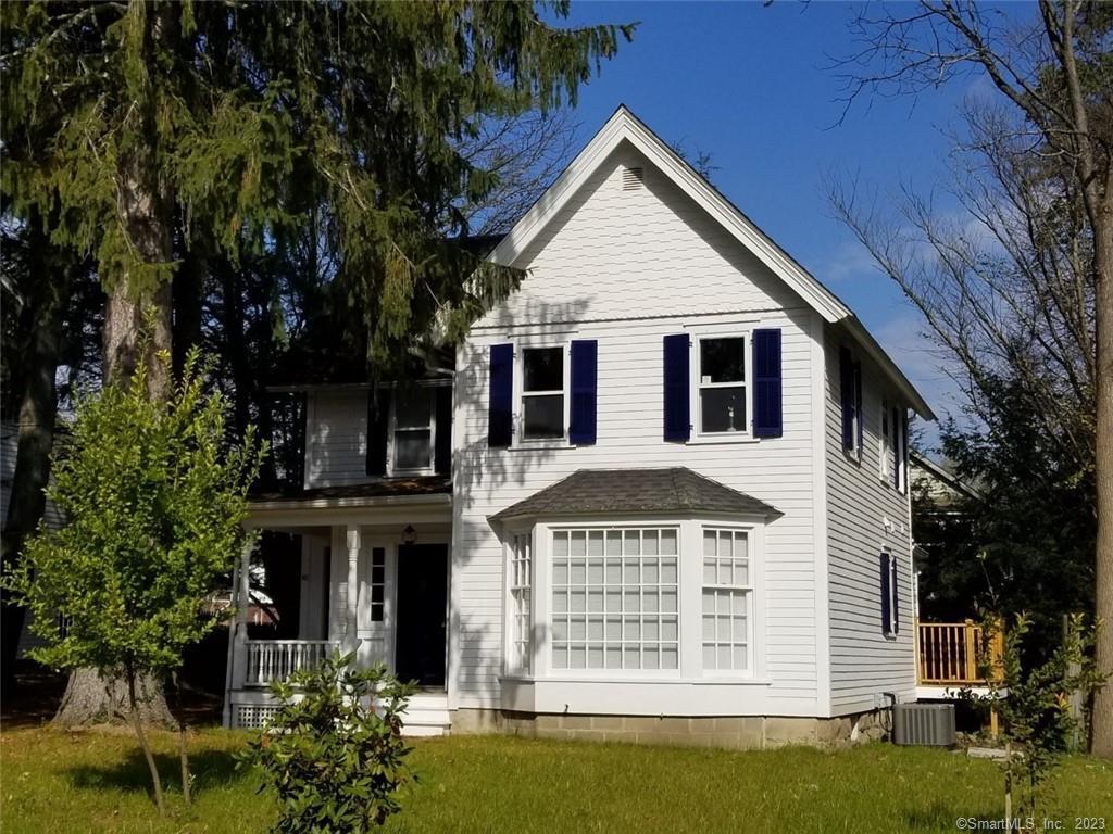 Library Street B, Salisbury, Connecticut - 2 Bedrooms  
1 Bathrooms  
7 Rooms - 