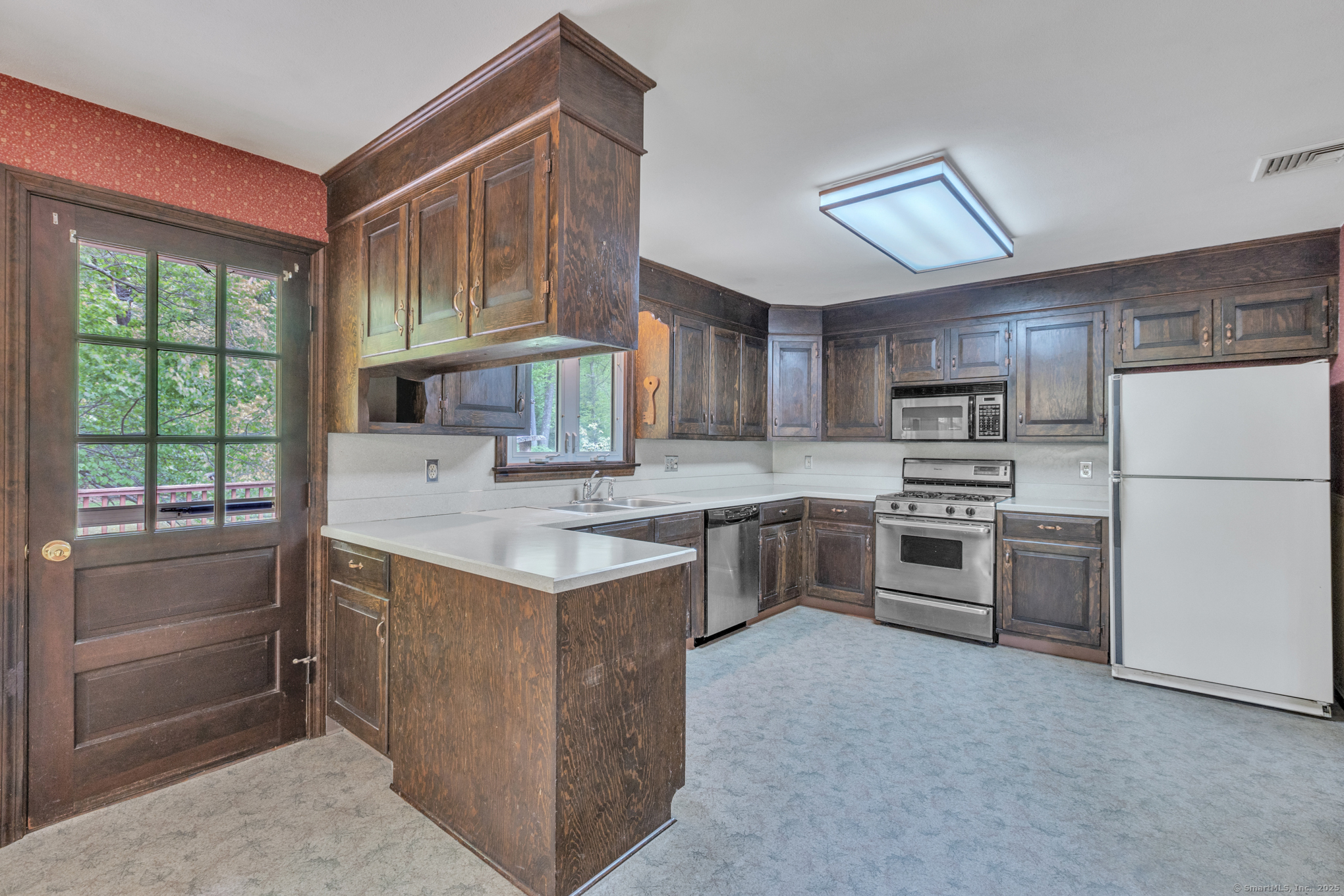 84 Blue Ridge Drive, Somers, Connecticut image 11