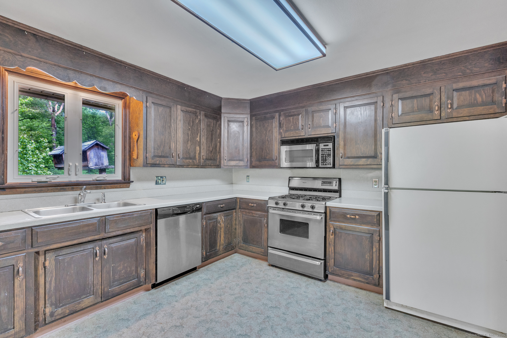 84 Blue Ridge Drive, Somers, Connecticut image 12