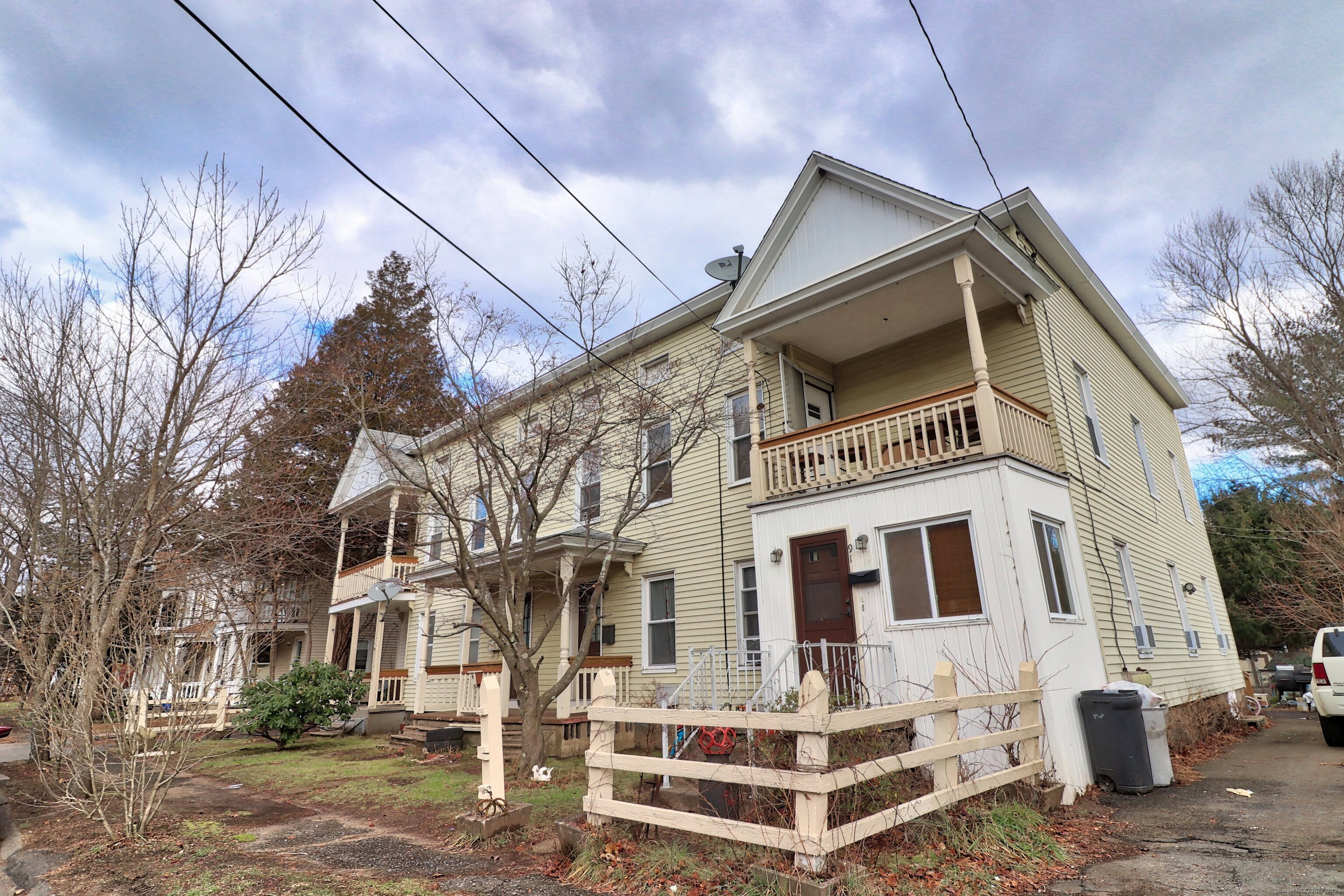 85 Railroad Avenue
