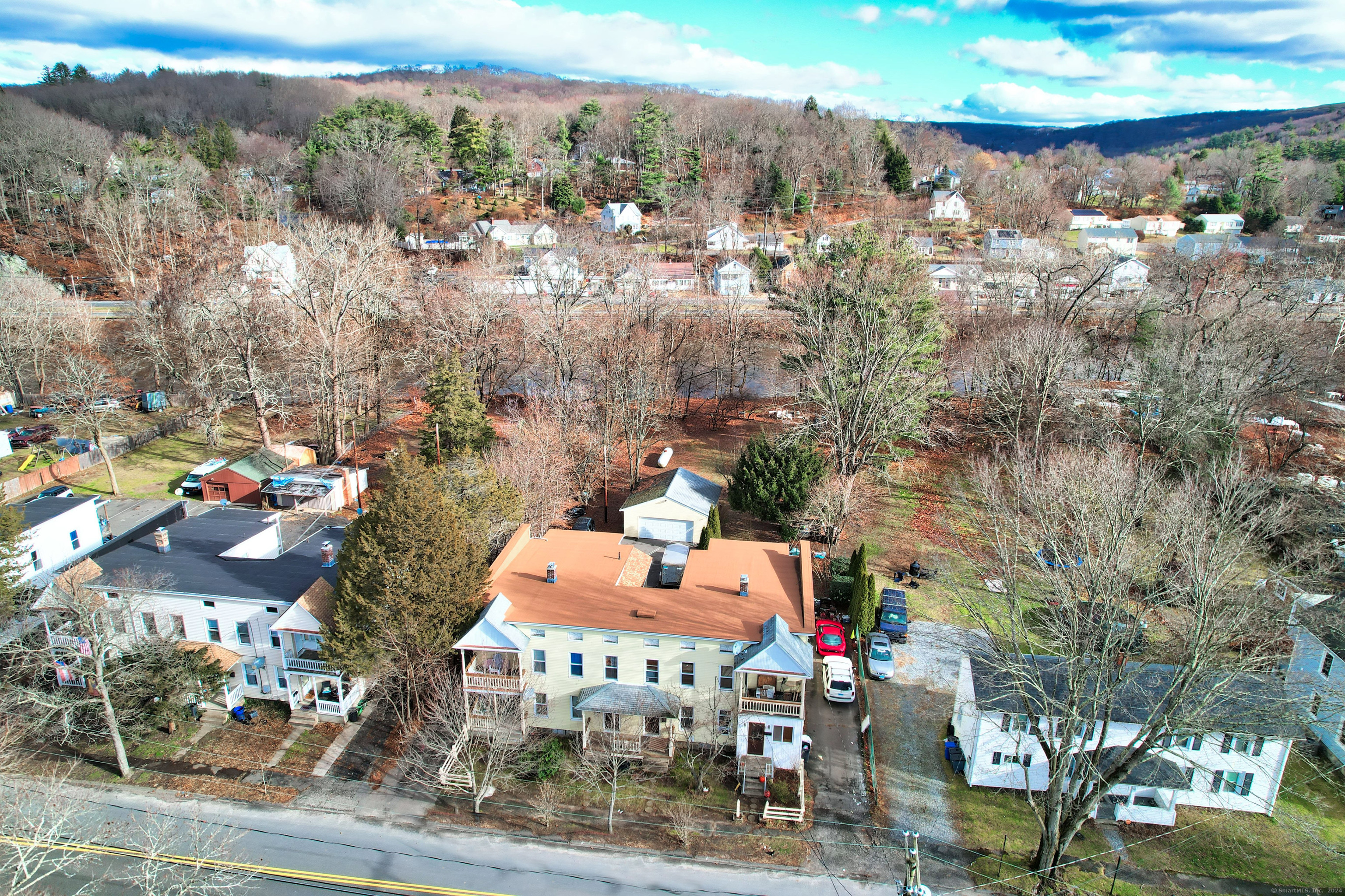 85 Railroad Avenue