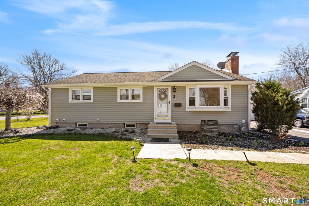 Photo of 3 Greenlawn Avenue, Newington, CT 06111 (MLS # 24166739)