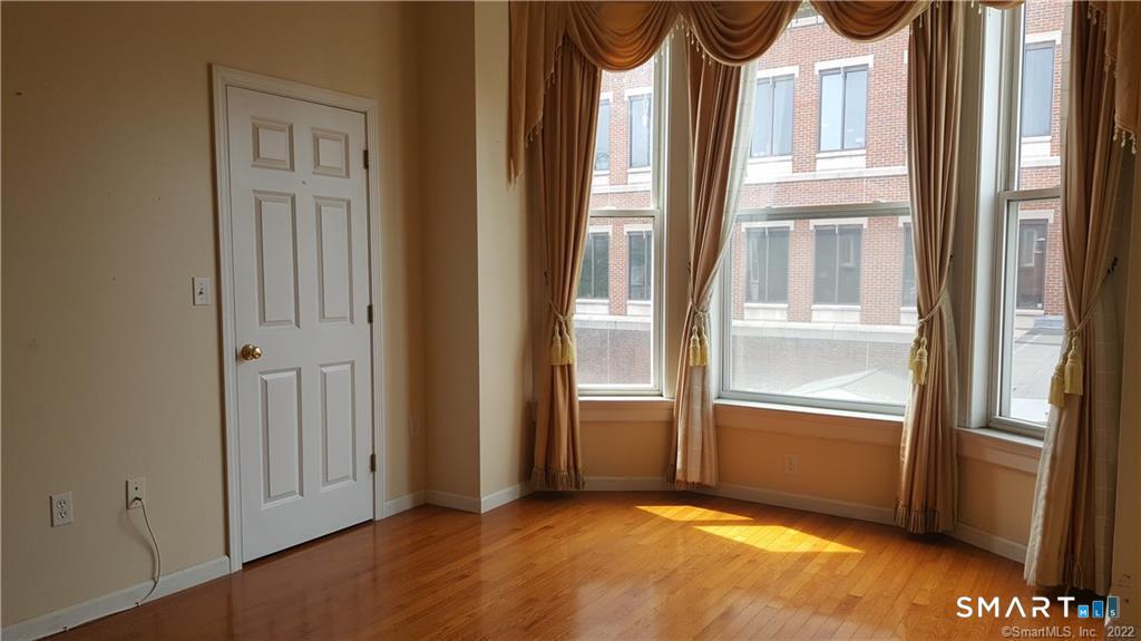 71-73 Whitney Avenue 8