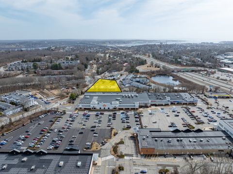 Tiny photo for 400 Bayonet Street, New London, CT 06320 (MLS # 24141952)