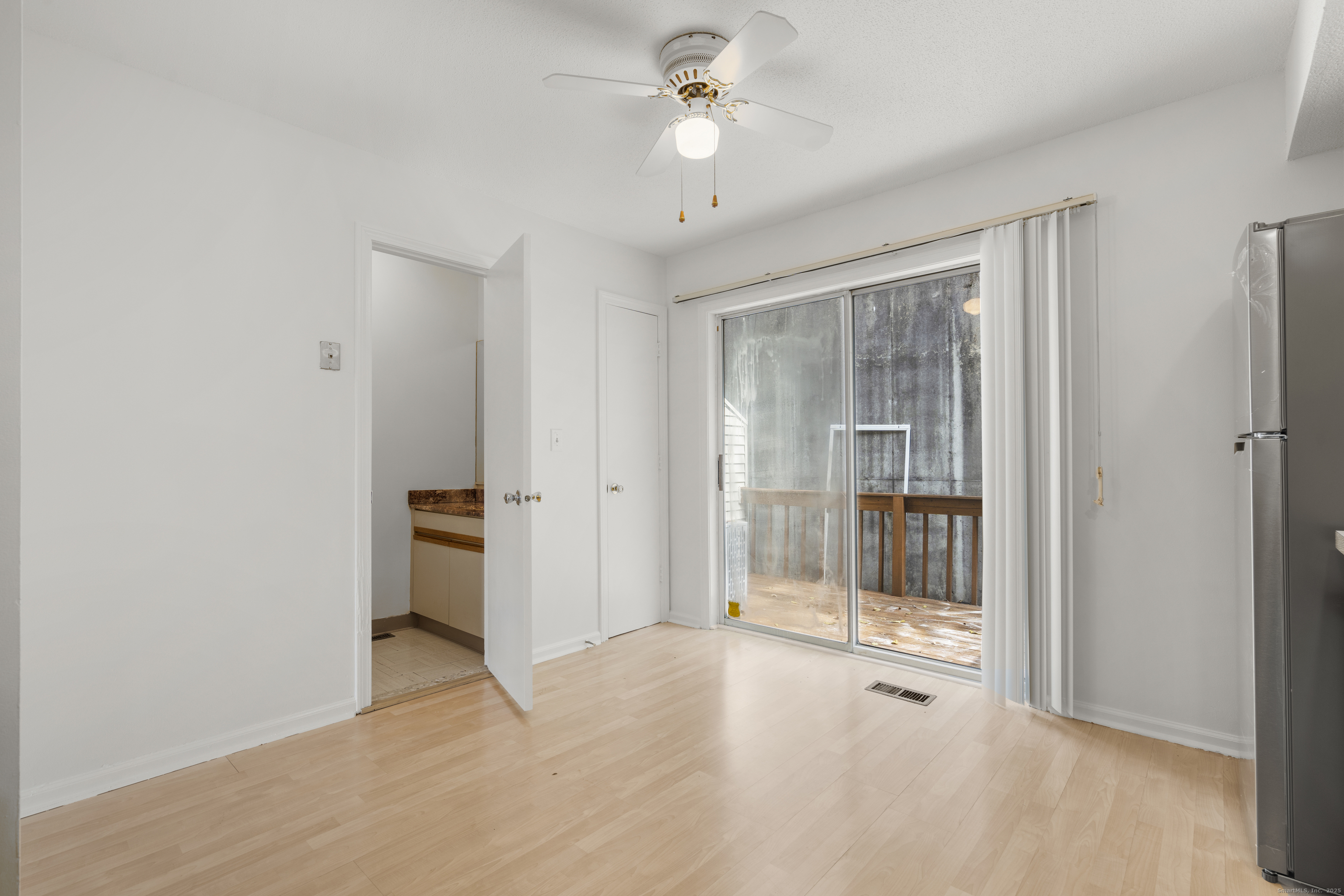 233 Derby Avenue 611