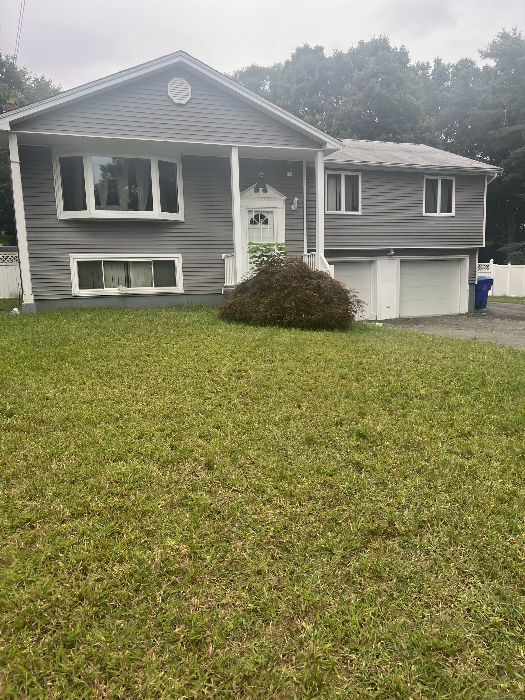 40 Rustic Lane, East Hartford, Connecticut image 2