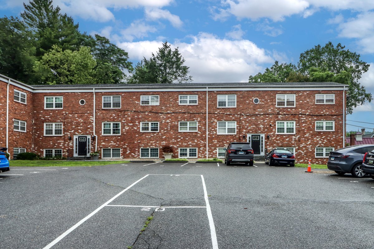 Property for Sale at 12 Terrace Place 5, New Milford, Connecticut - Bedrooms: 1 
Bathrooms: 1 
Rooms: 4  - $199,000