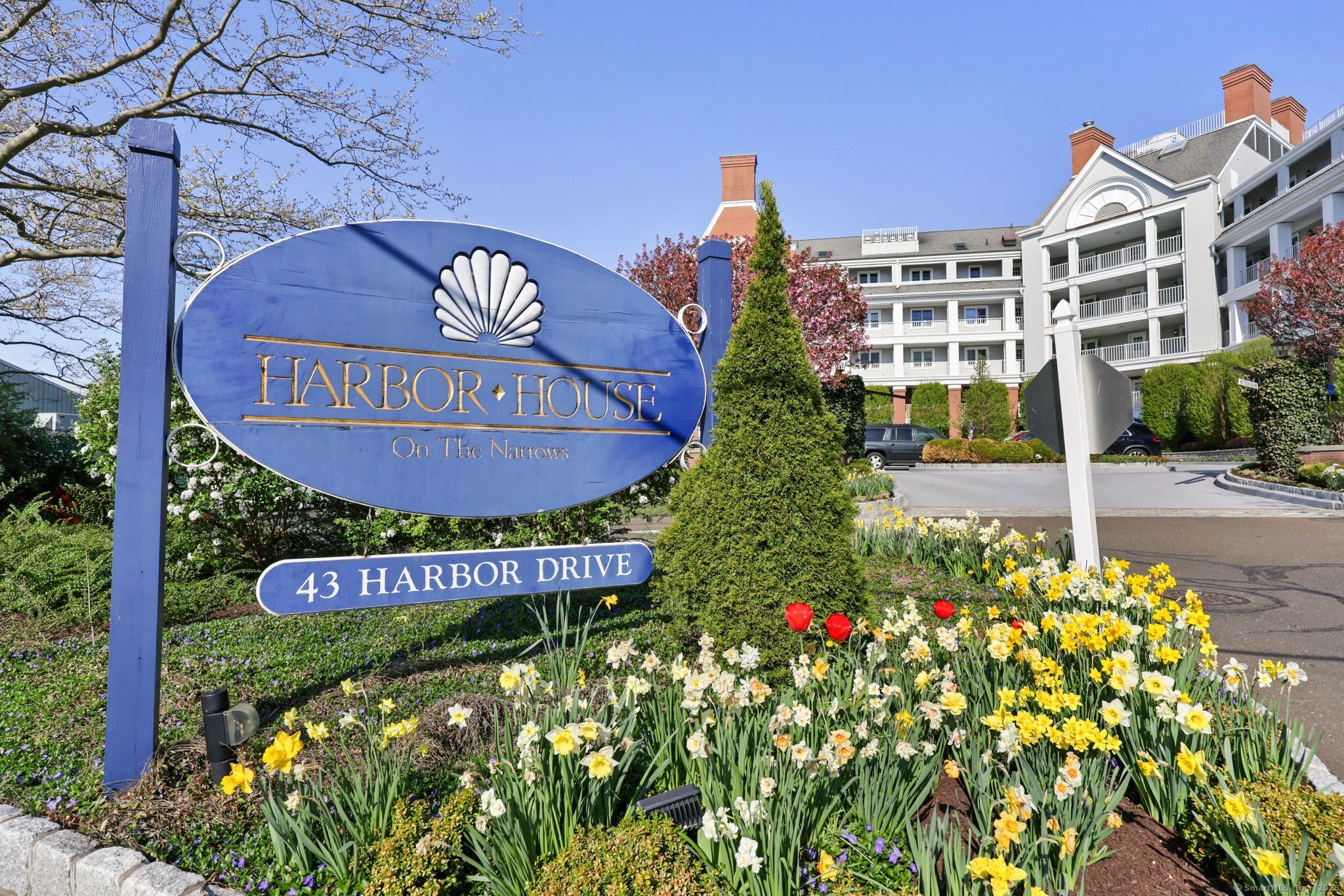 Harbor Drive Apt 502, Stamford, Connecticut - 2 Bedrooms  
2 Bathrooms  
4 Rooms - 
