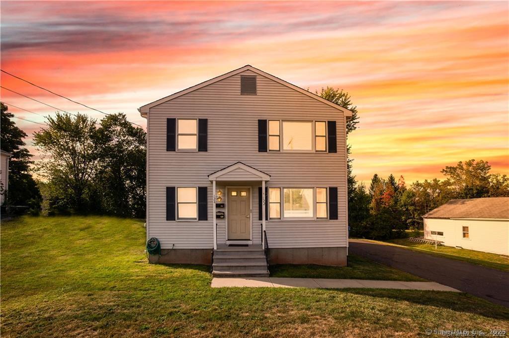 Rental Property at Porters Pass, Berlin, Connecticut - Bedrooms: 3 
Bathrooms: 1 
Rooms: 7  - $2,400 MO.