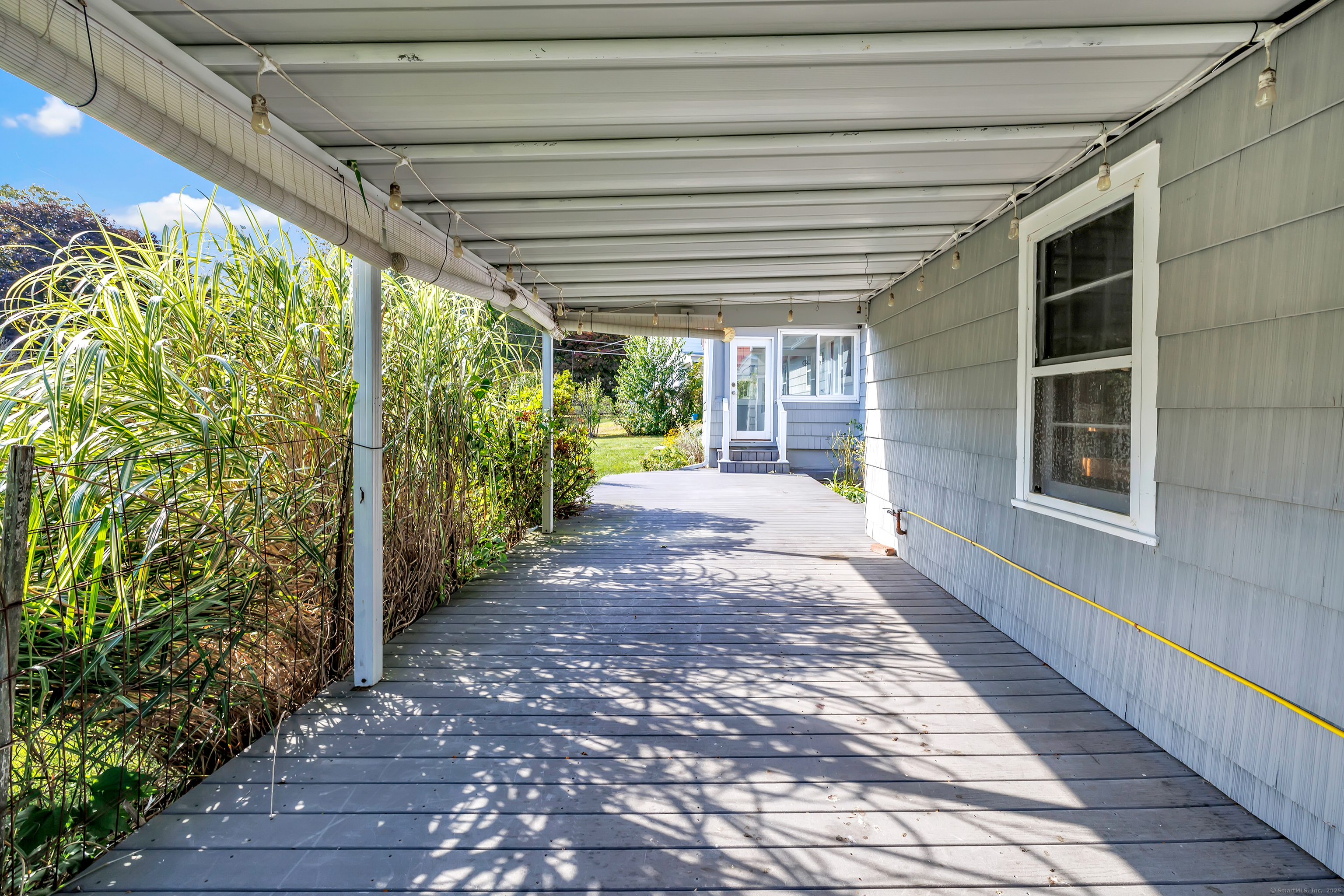 Trumbull, Connecticut 06611, United States, 3 Bedrooms Bedrooms, ,1 BathroomBathrooms,Residential,Pending,206008