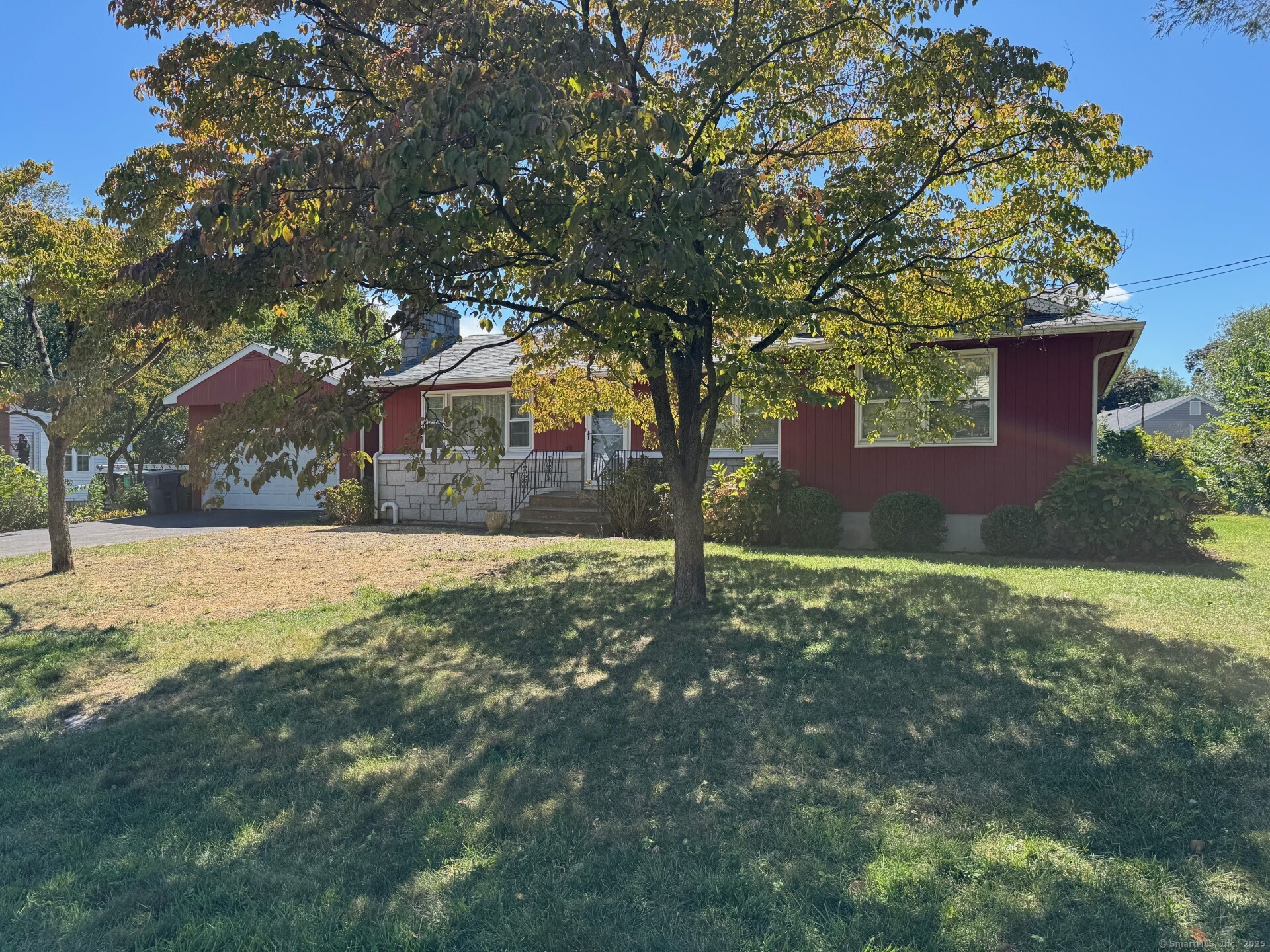 Trumbull, Connecticut 06611, United States, 3 Bedrooms Bedrooms, ,1 BathroomBathrooms,Residential,Pending,206008