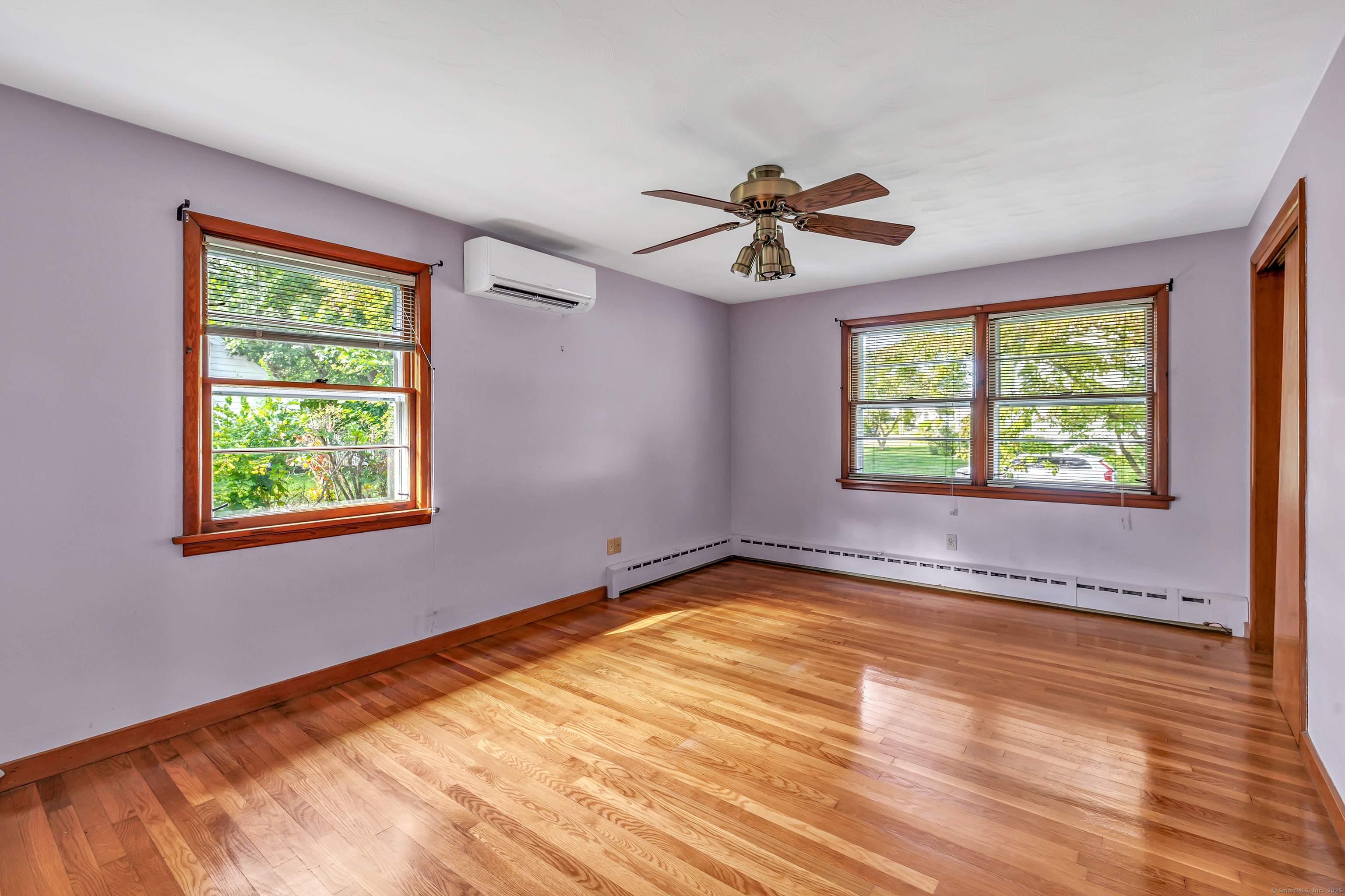 Trumbull, Connecticut 06611, United States, 3 Bedrooms Bedrooms, ,1 BathroomBathrooms,Residential,Pending,206008