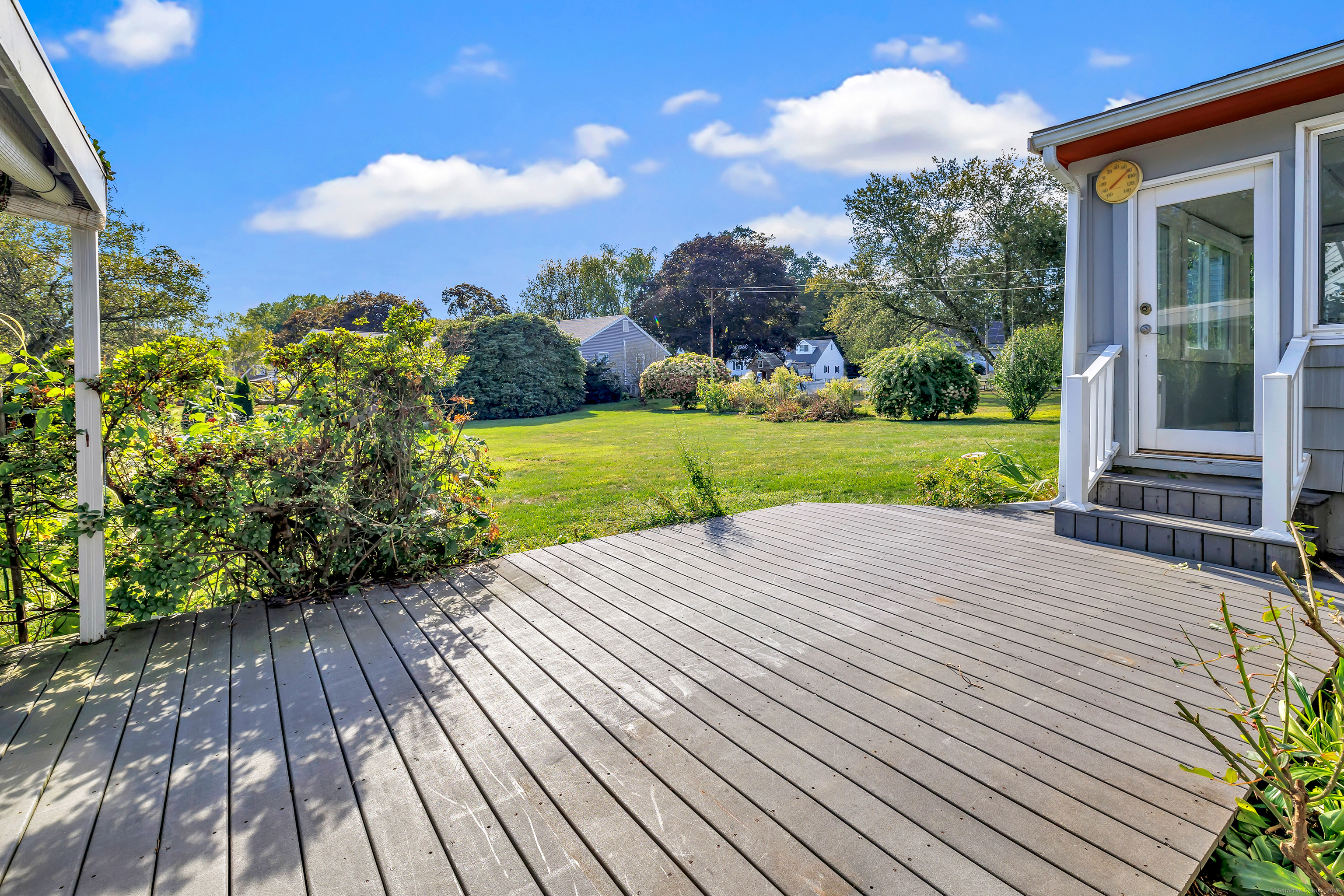 Trumbull, Connecticut 06611, United States, 3 Bedrooms Bedrooms, ,1 BathroomBathrooms,Residential,Pending,206008