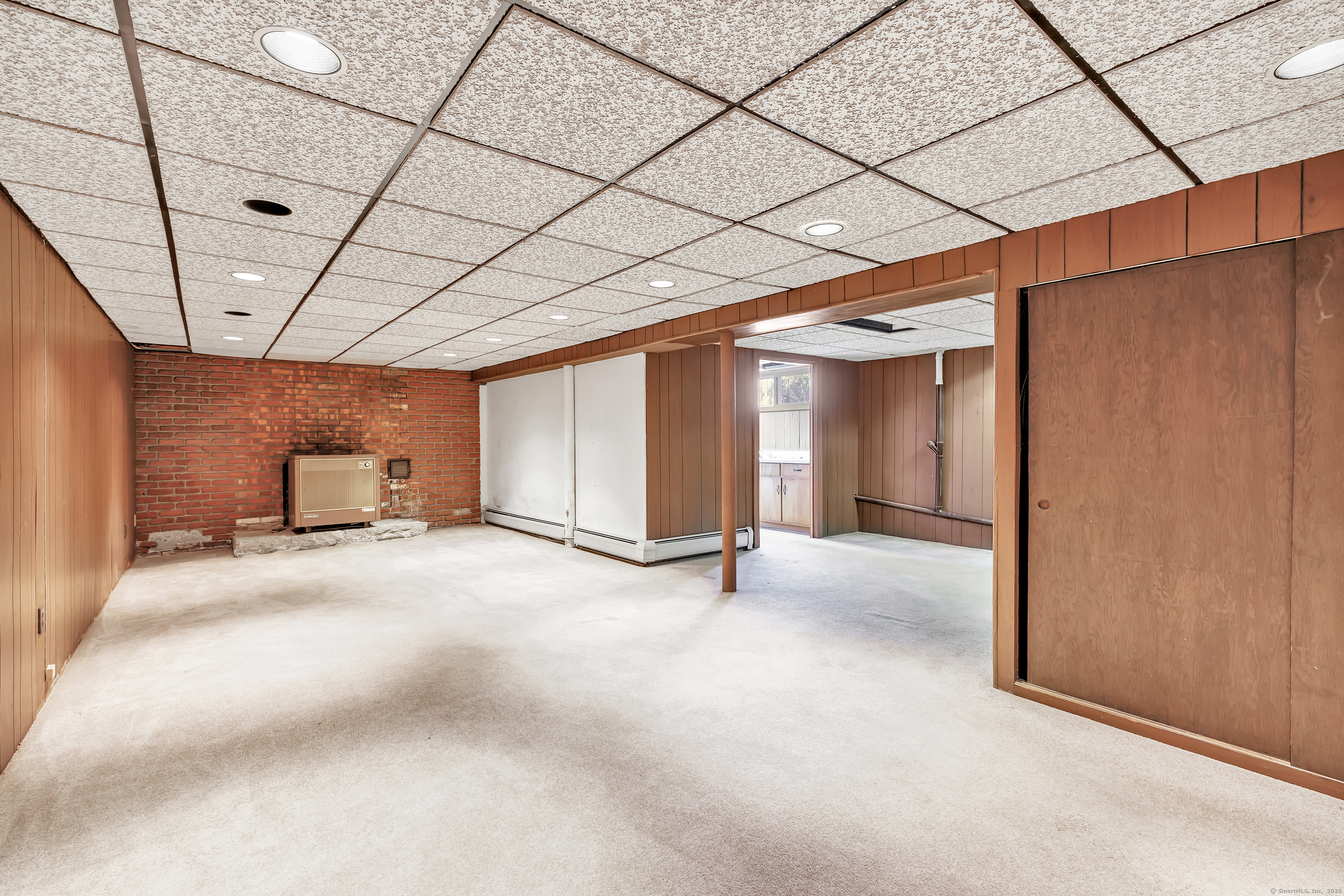 Trumbull, Connecticut 06611, United States, 3 Bedrooms Bedrooms, ,1 BathroomBathrooms,Residential,Pending,206008