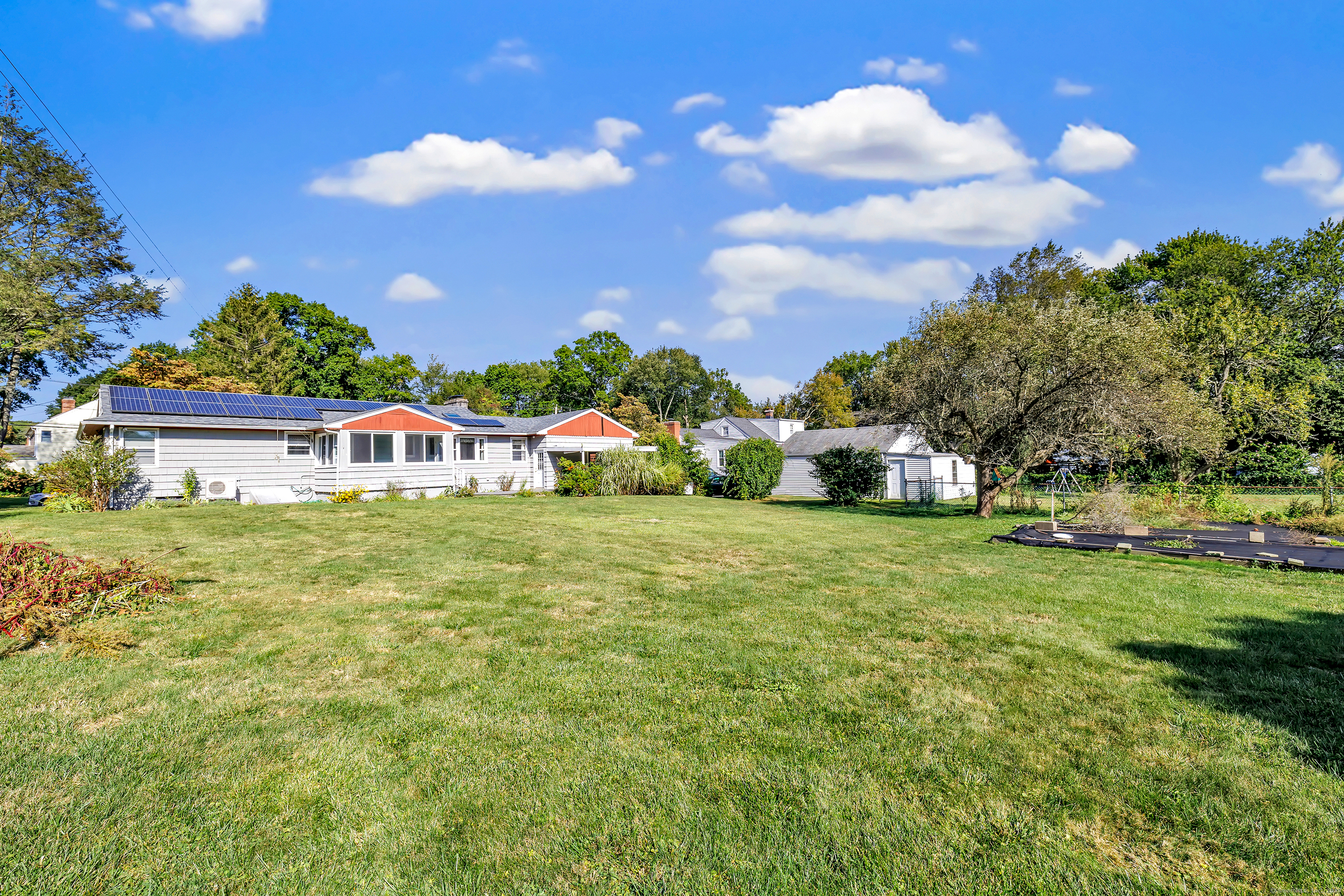 Trumbull, Connecticut 06611, United States, 3 Bedrooms Bedrooms, ,1 BathroomBathrooms,Residential,Pending,206008