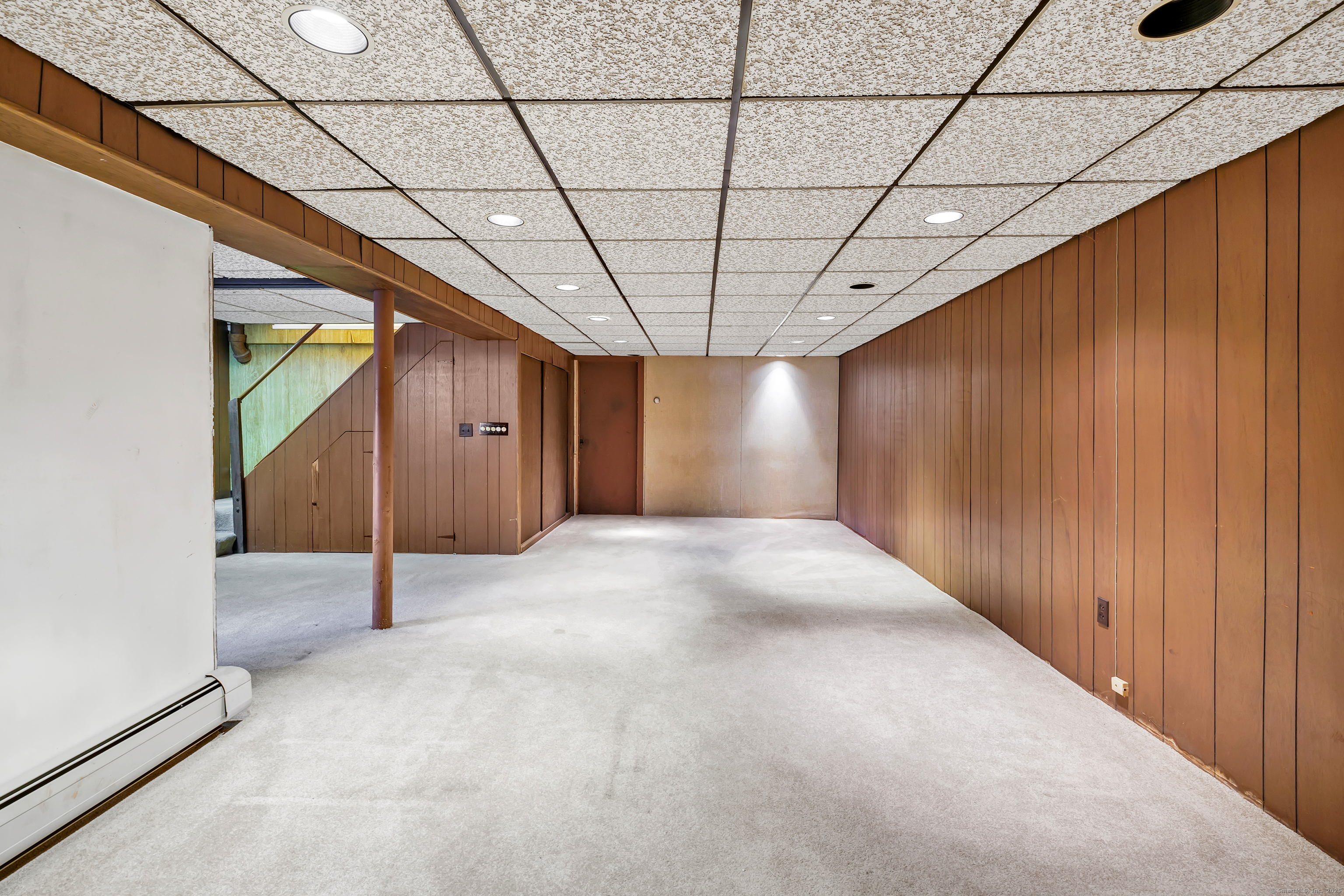 Trumbull, Connecticut 06611, United States, 3 Bedrooms Bedrooms, ,1 BathroomBathrooms,Residential,Pending,206008