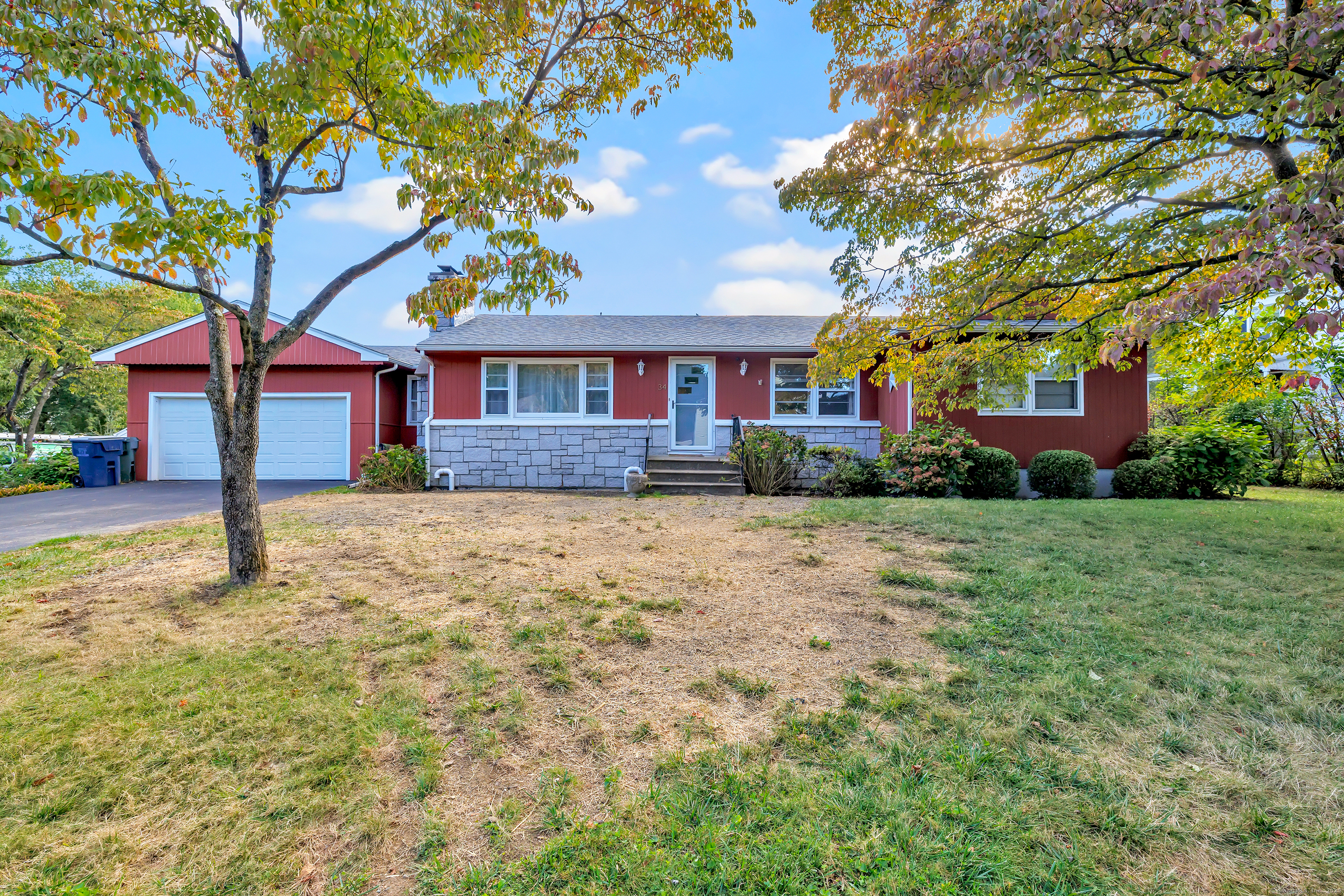 Trumbull, Connecticut 06611, United States, 3 Bedrooms Bedrooms, ,1 BathroomBathrooms,Residential,Pending,206008