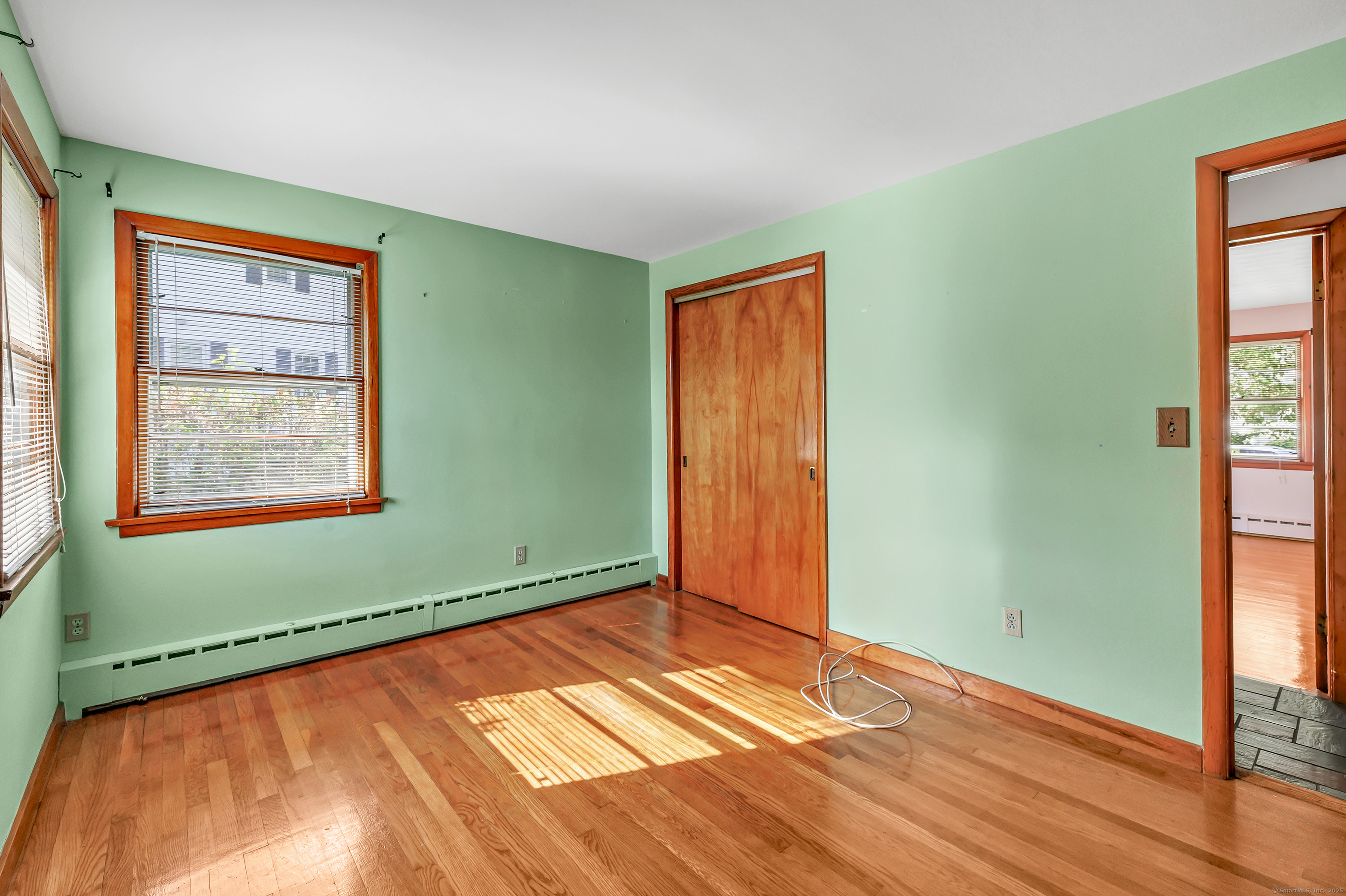 Trumbull, Connecticut 06611, United States, 3 Bedrooms Bedrooms, ,1 BathroomBathrooms,Residential,Pending,206008