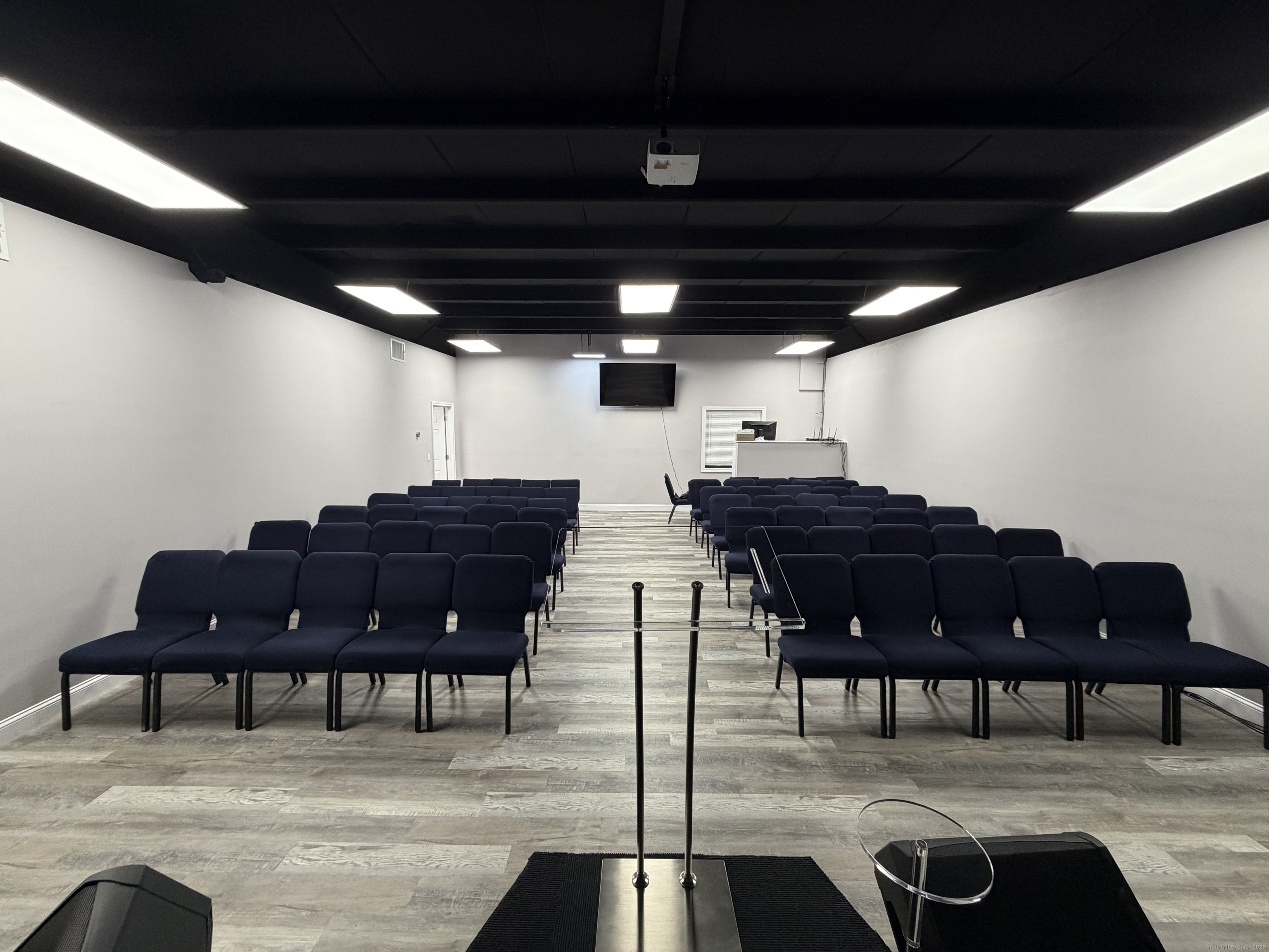 553 Center Street Extension