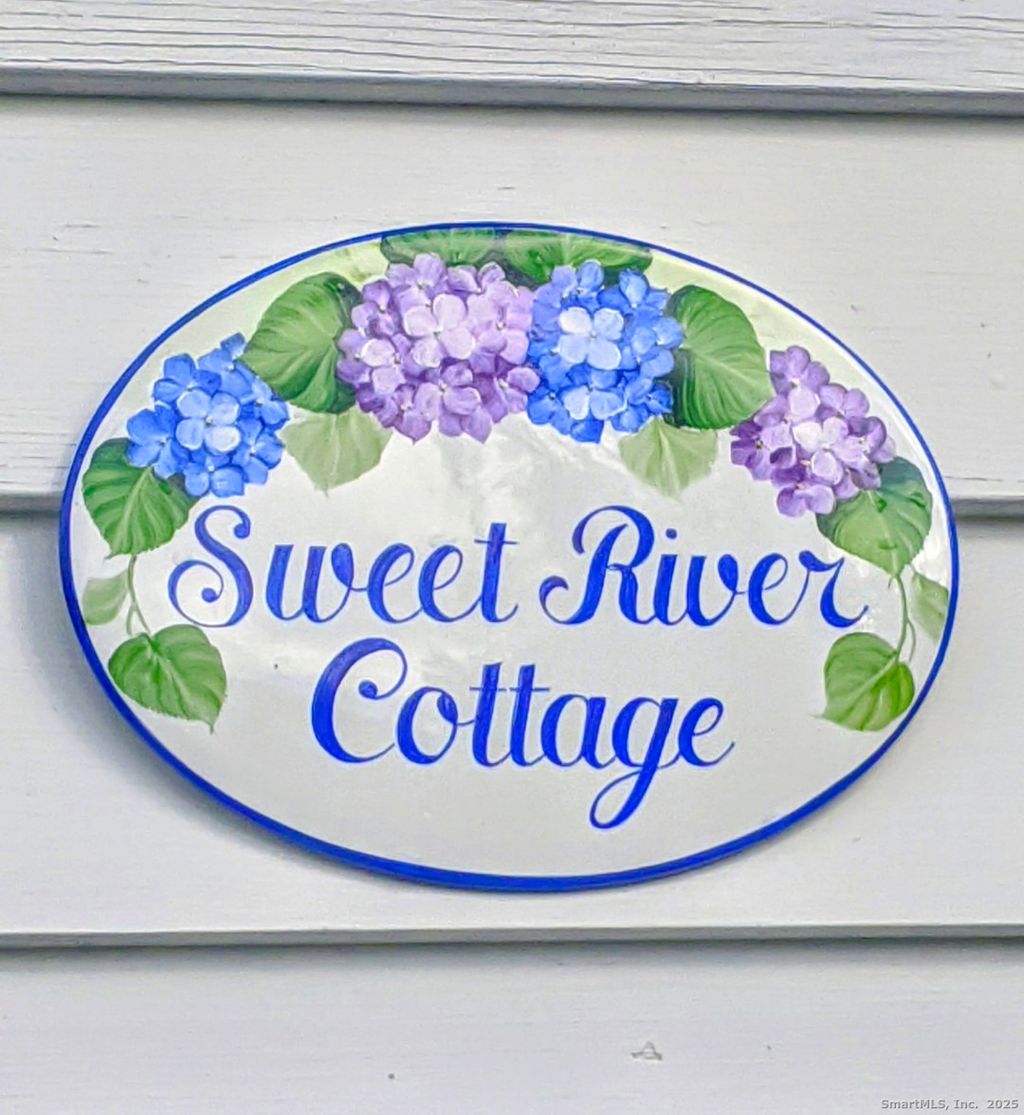 Photo of 10 Hazel Plain Road, Woodbury, CT 06798 (MLS # 24143427)