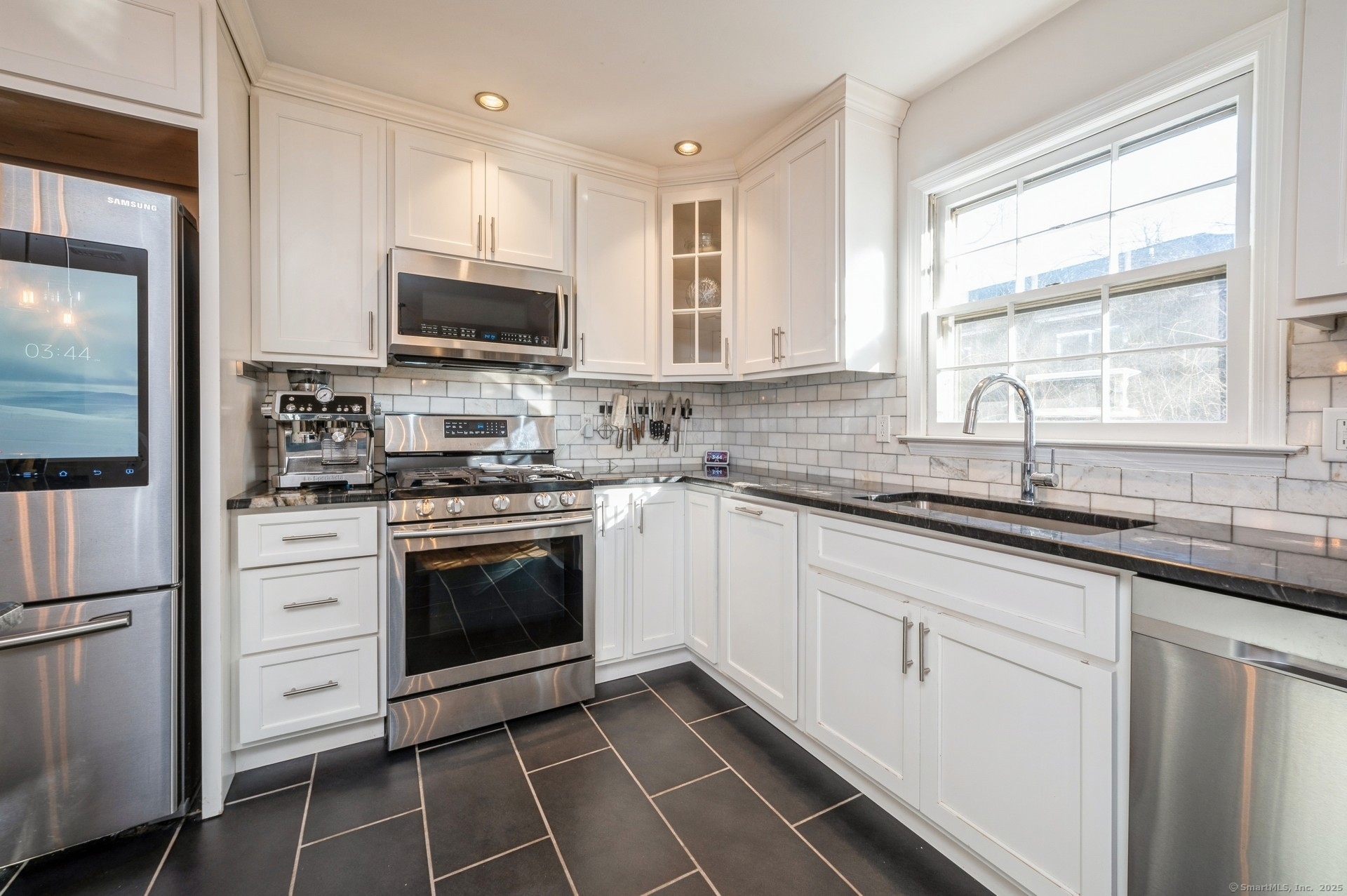 36 Hampton Lane, Stamford, Connecticut image 13