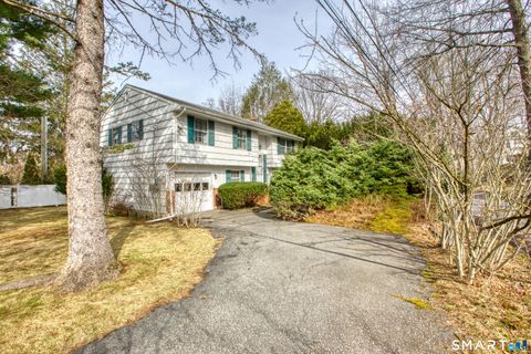 Photo of 9 Stuart Drive, Greenwich, CT 06870 (MLS # 24162644)
