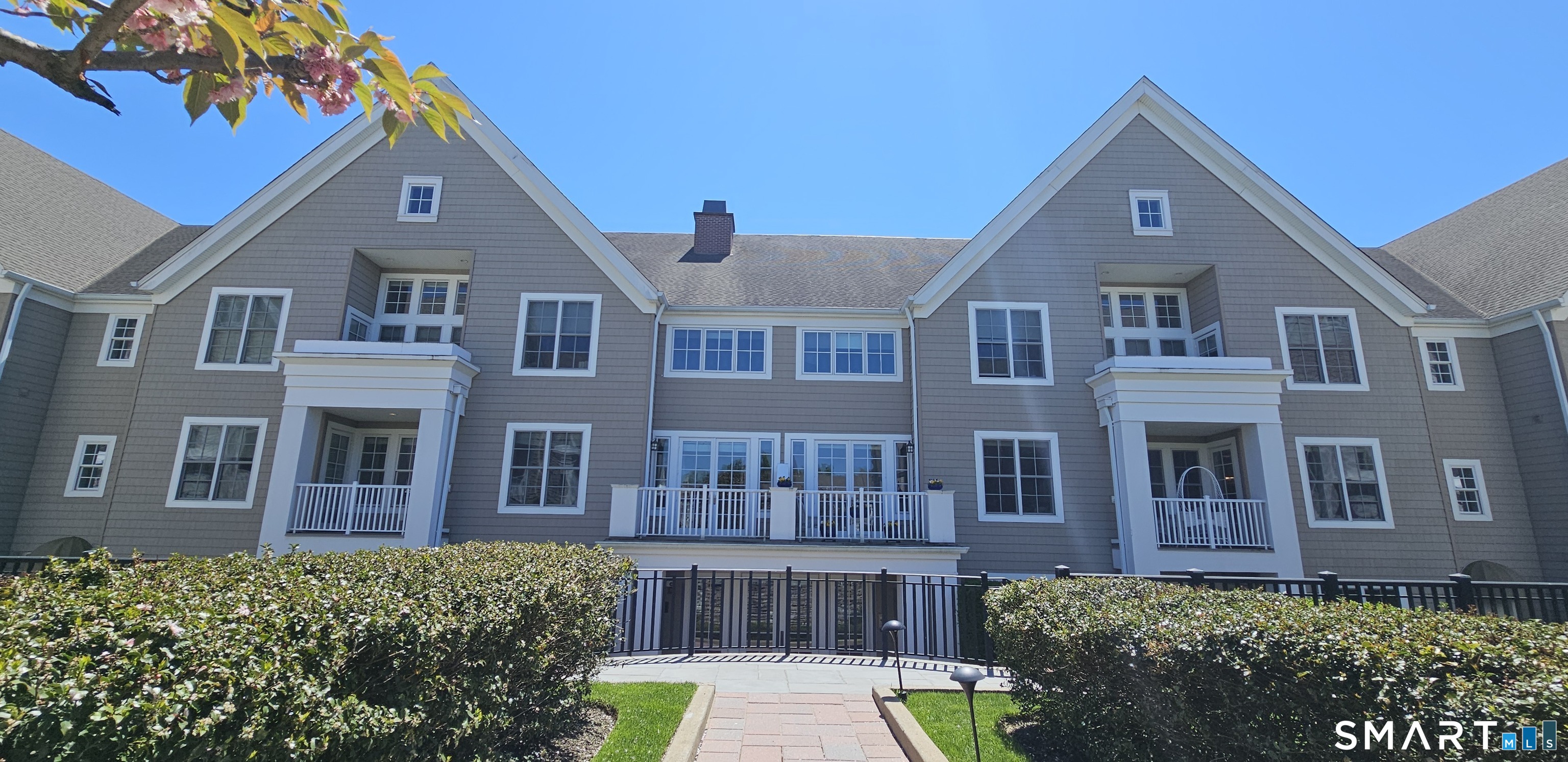 77 Havemeyer Lane 310