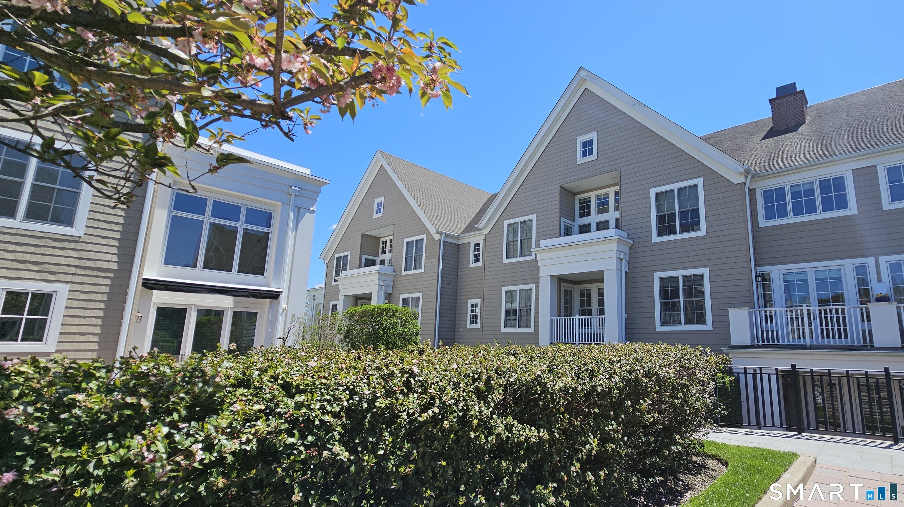 77 Havemeyer Lane 310