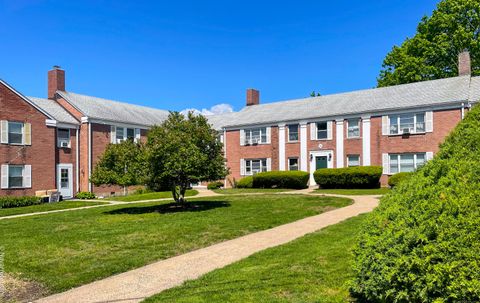 30 Standish Road APT 2 Stamford CT 06902