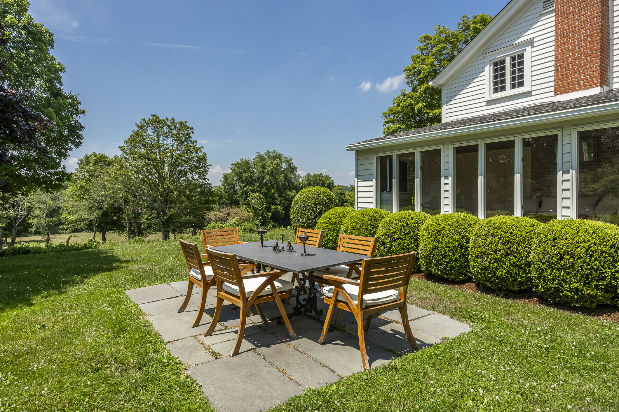 Bridgewater, Connecticut 06752, United States, 4 Bedrooms Bedrooms, ,3 BathroomsBathrooms,Residential,Pending,111517