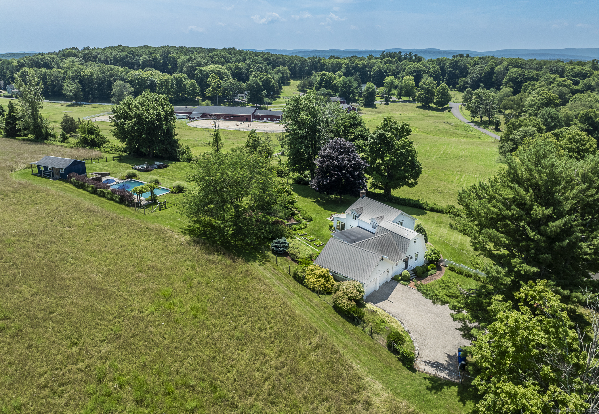 Bridgewater, Connecticut 06752, United States, 4 Bedrooms Bedrooms, ,3 BathroomsBathrooms,Residential,Pending,111517