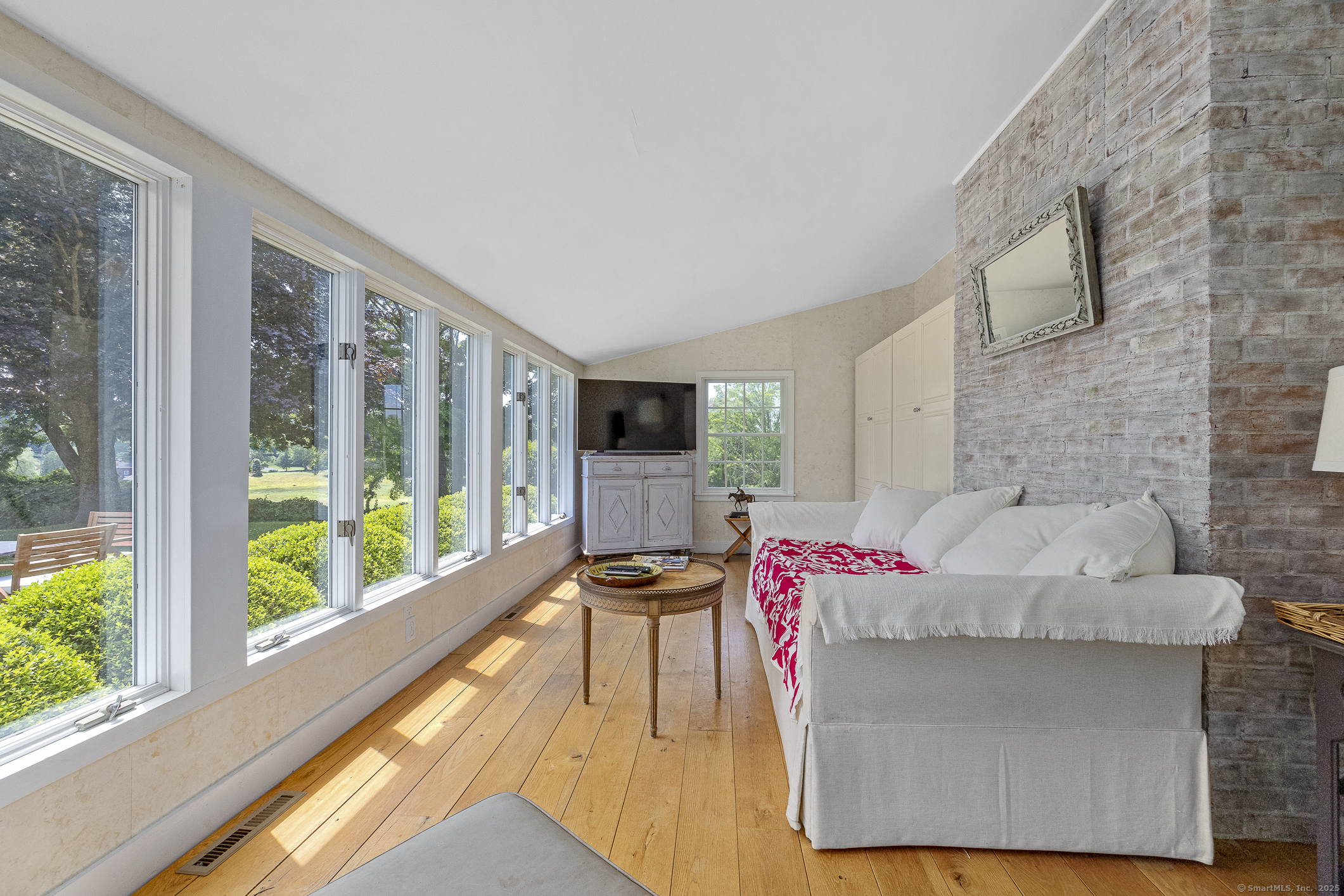 Bridgewater, Connecticut 06752, United States, 4 Bedrooms Bedrooms, ,3 BathroomsBathrooms,Residential,Pending,111517